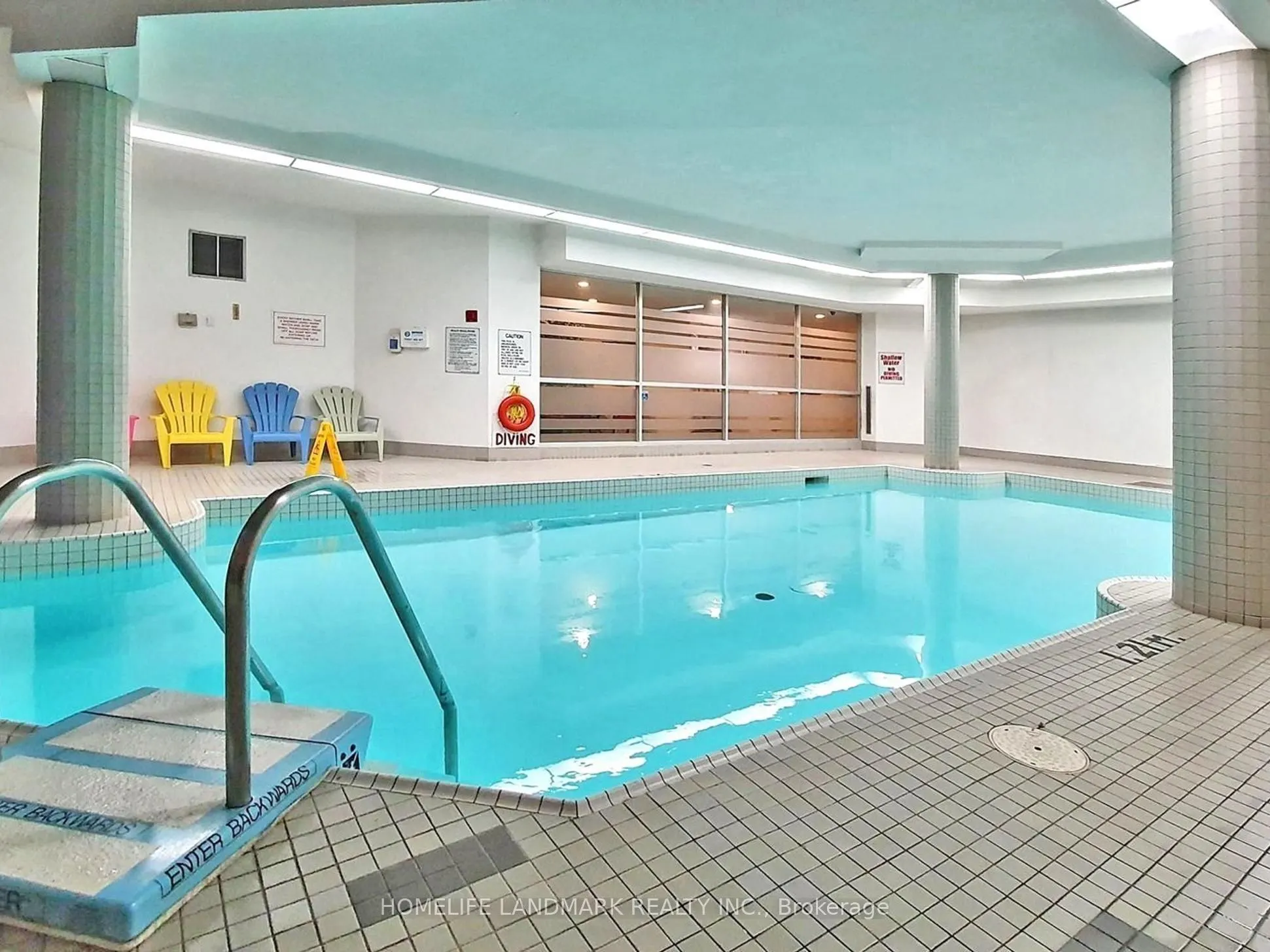 326 Major Mackenzie Drive E, #102