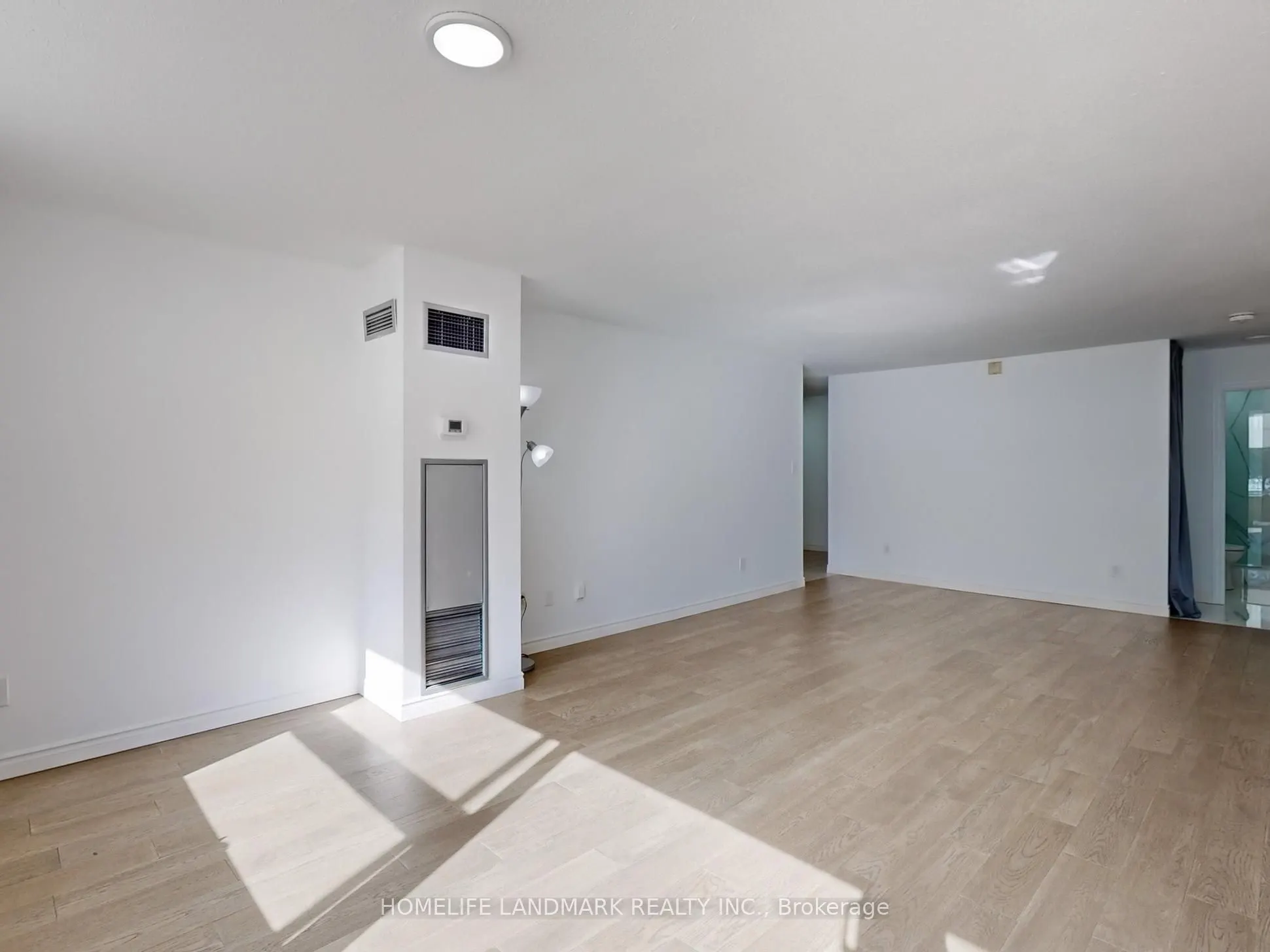 326 Major Mackenzie Drive E, #102