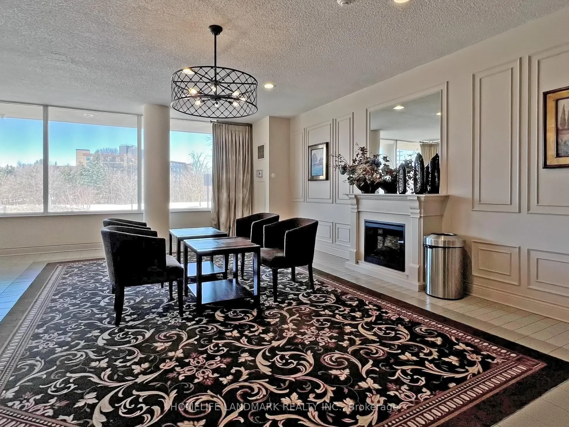 326 Major Mackenzie Drive E, #102