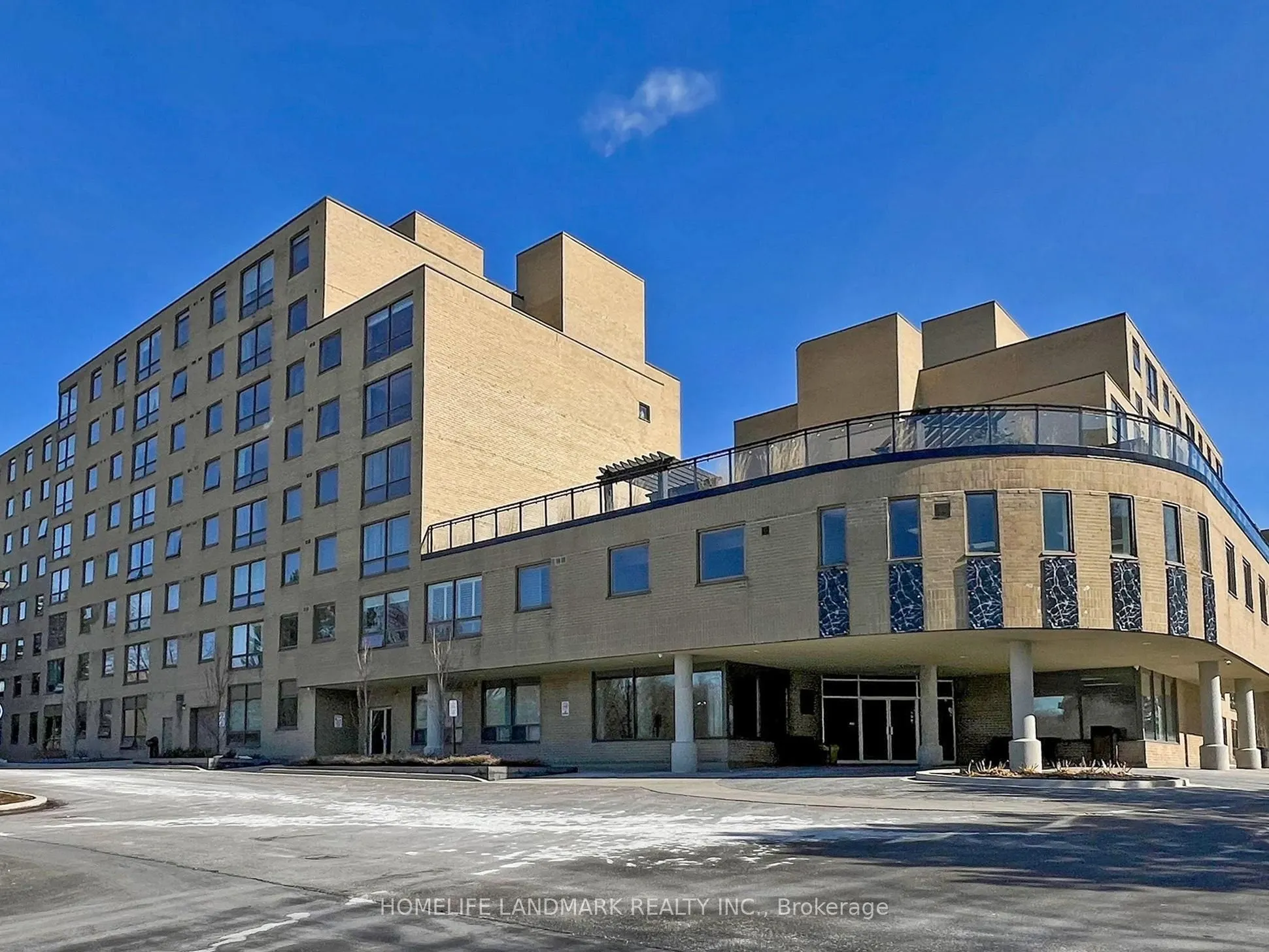 326 Major Mackenzie Drive E, #102
