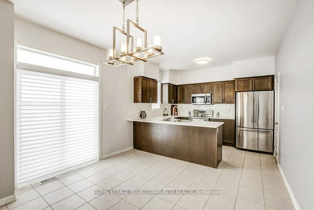 16 Don Hadden Crescent