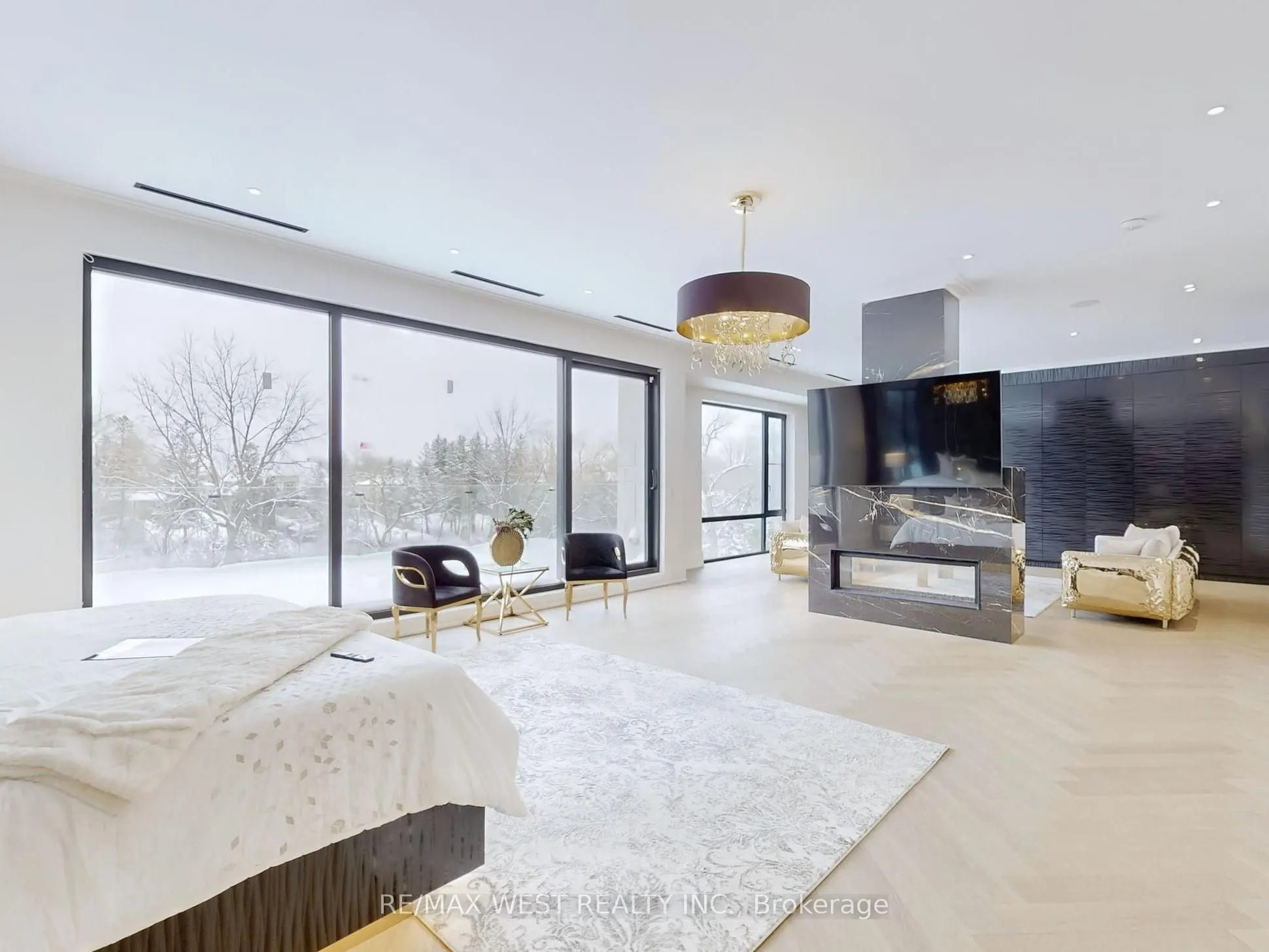 8 Poplar Drive