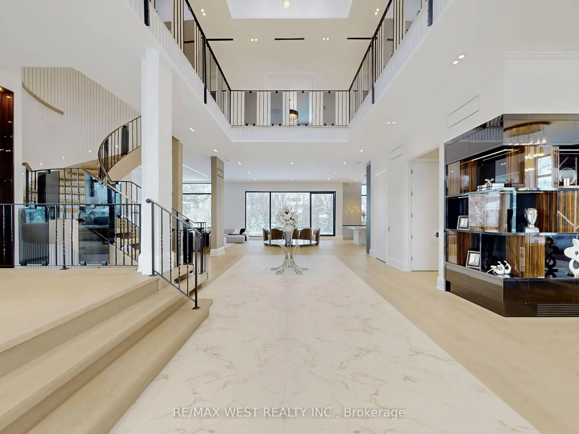 8 Poplar Drive