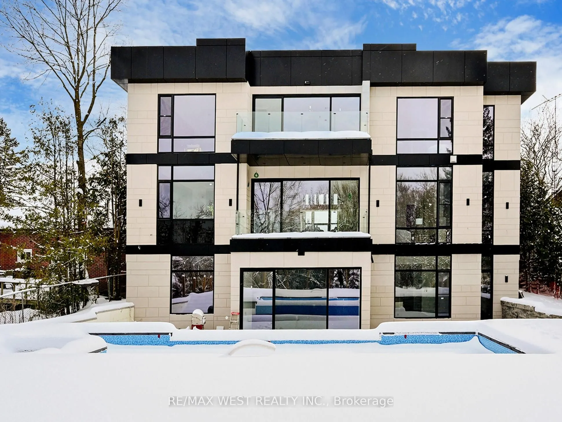8 Poplar Drive