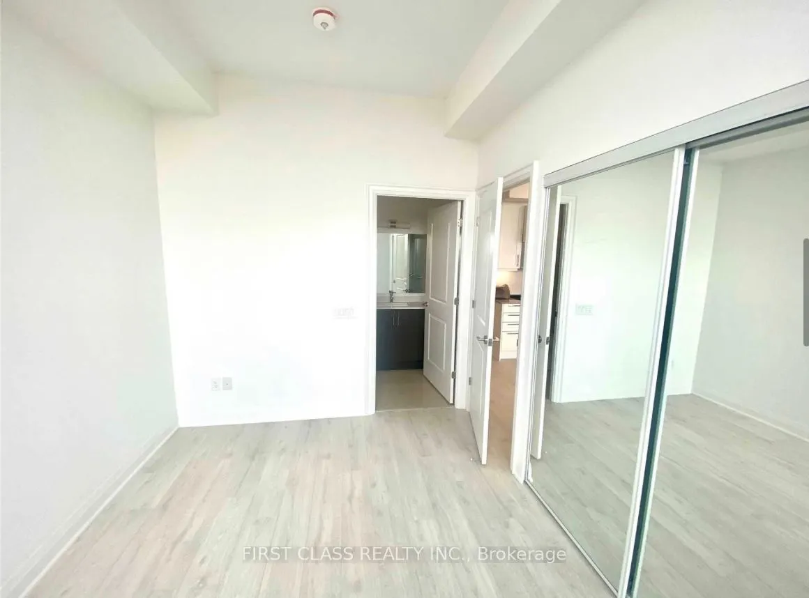 10 Gatineau Drive #210