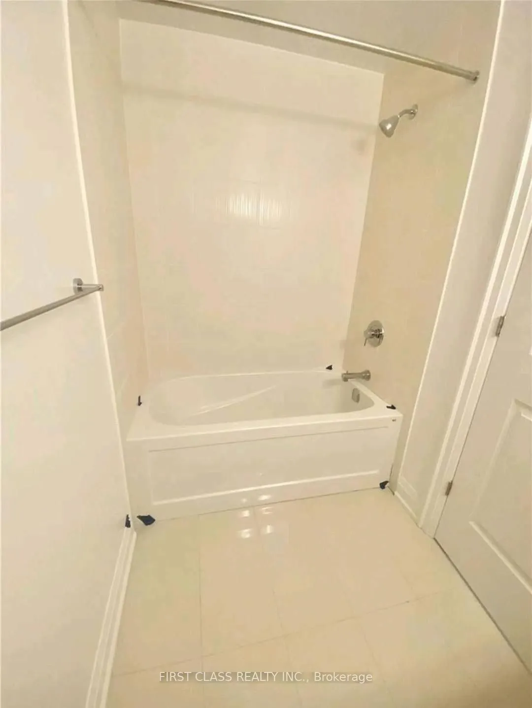 10 Gatineau Drive #210