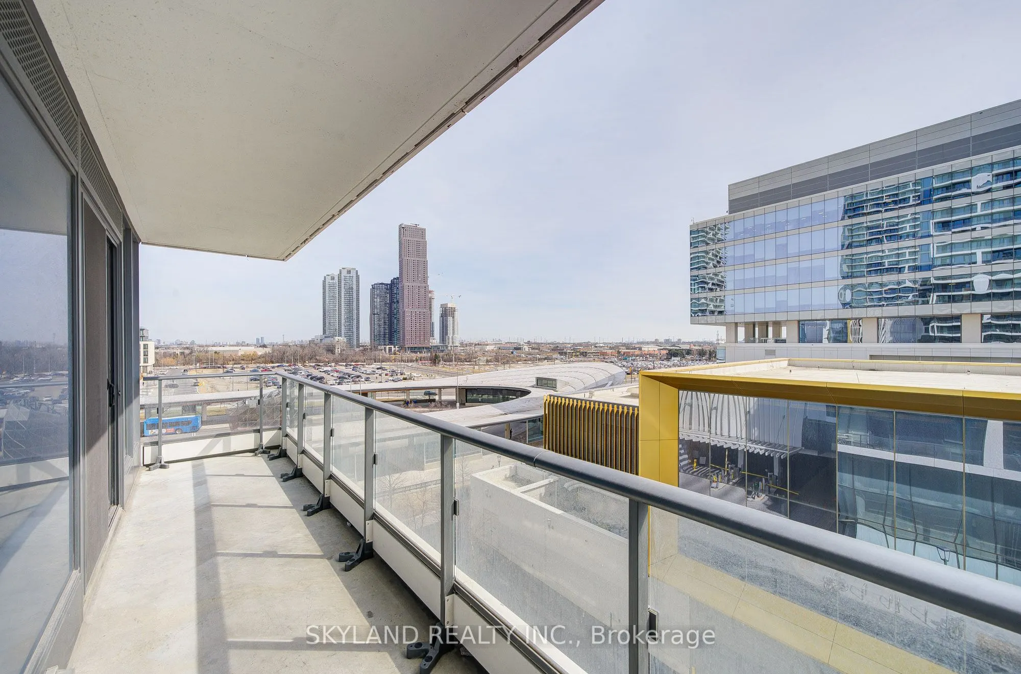 5 Buttermill Avenue, #601