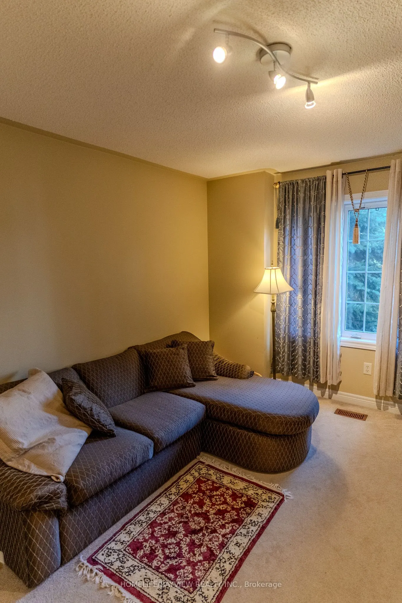 8 Pico Crescent