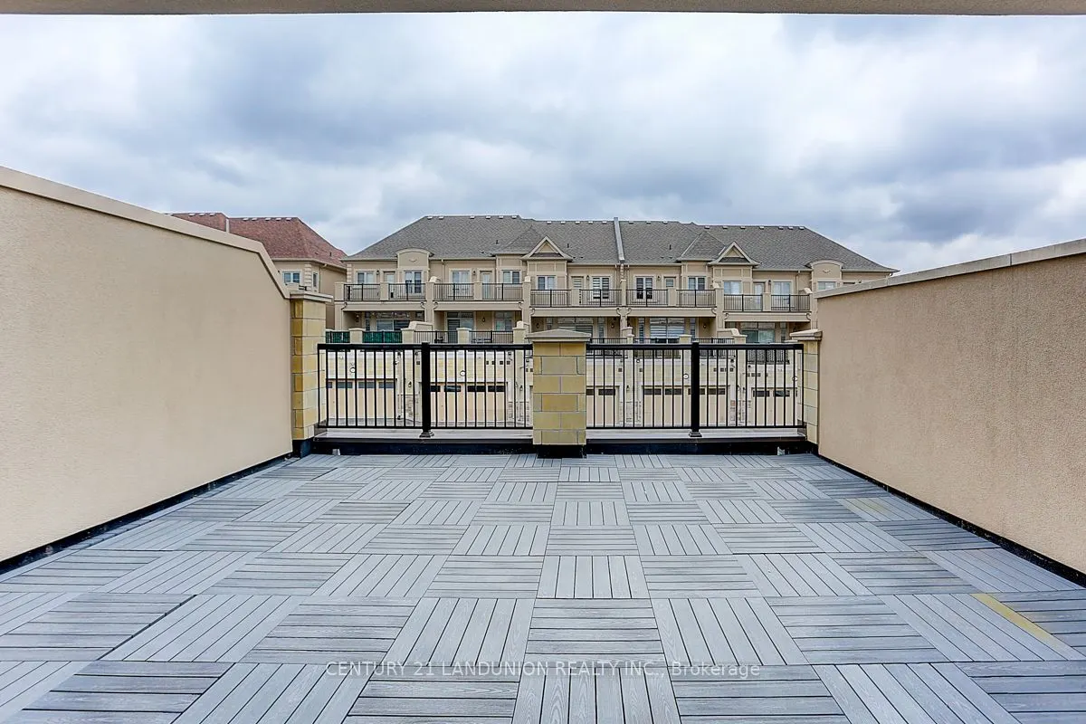 87 Grand Trunk Avenue