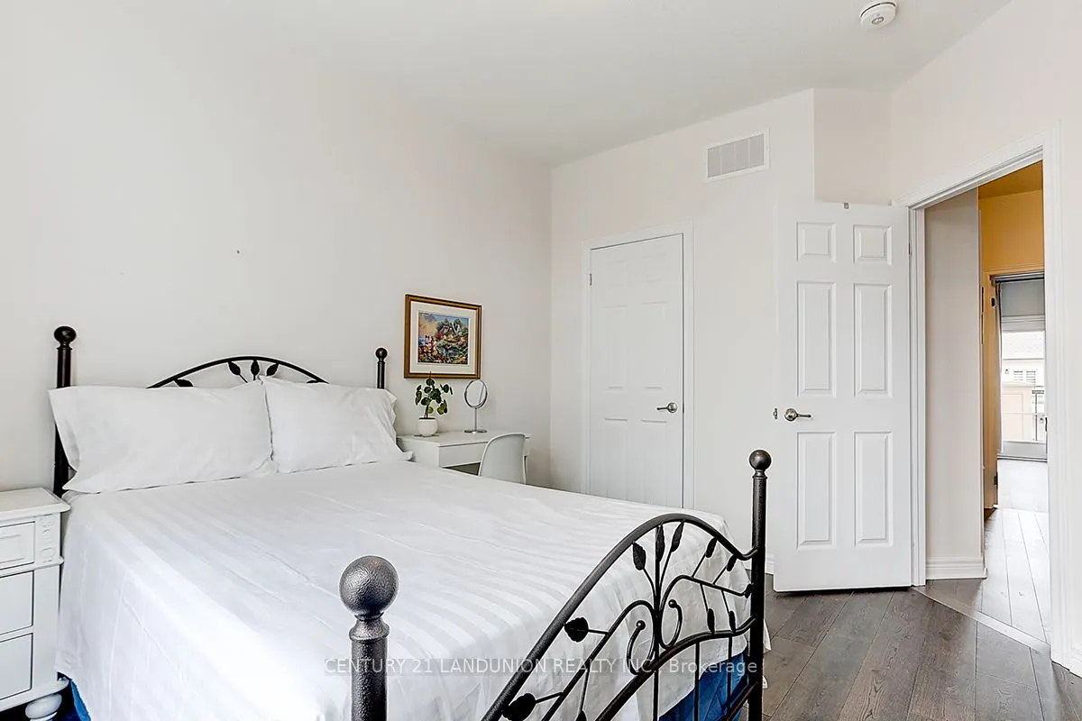 87 Grand Trunk Avenue