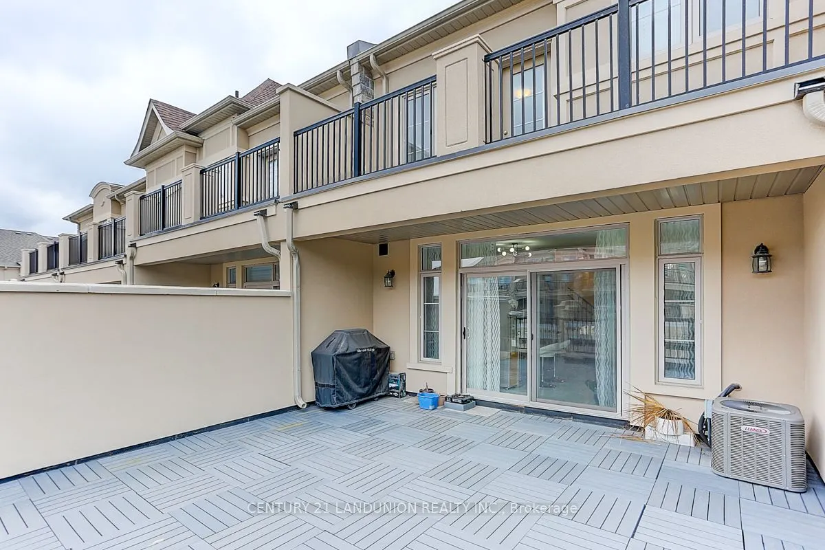 87 Grand Trunk Avenue