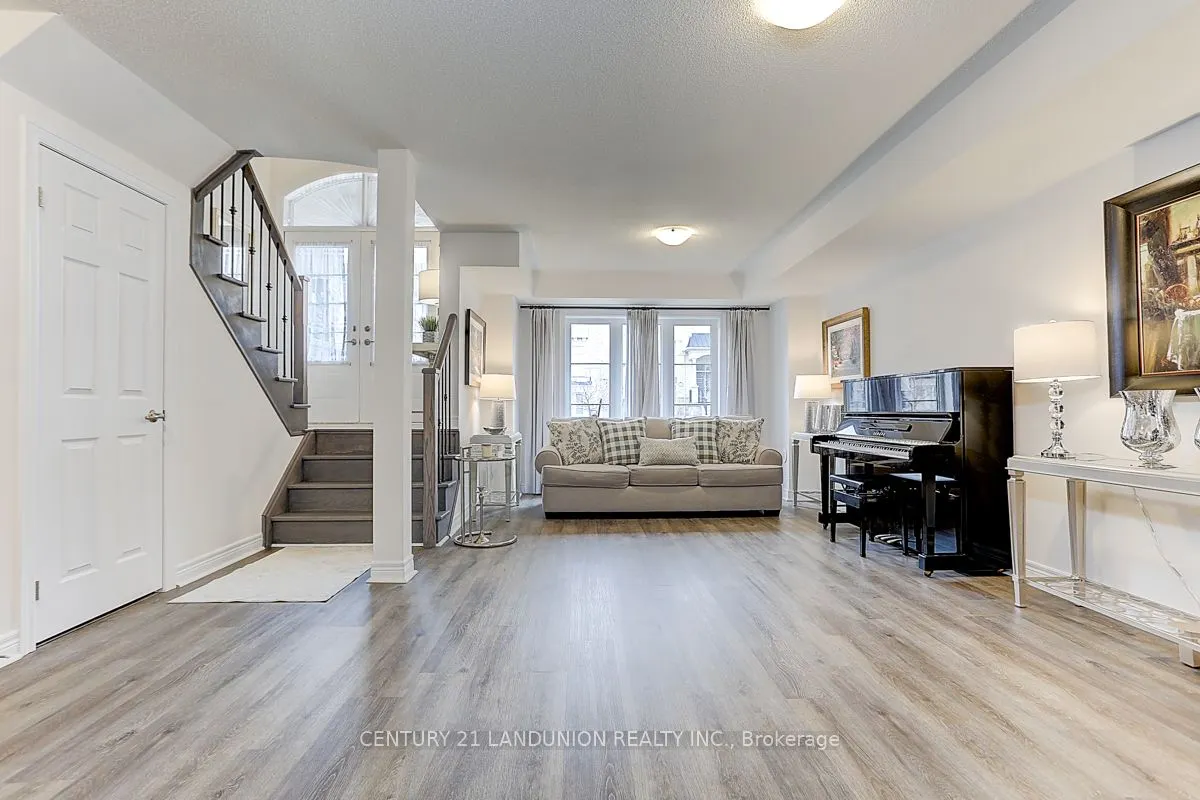 87 Grand Trunk Avenue