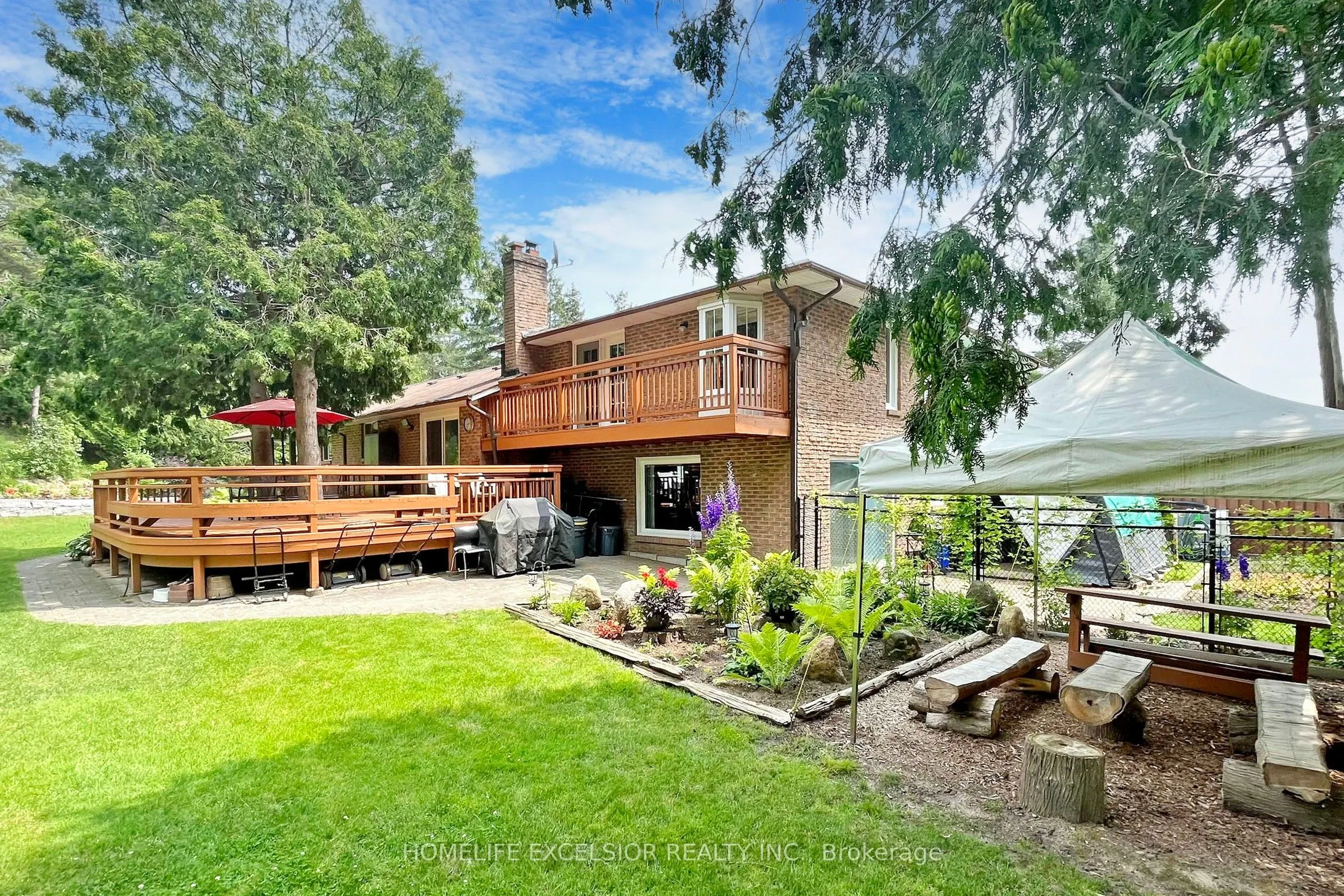 550 Mount Albert Road