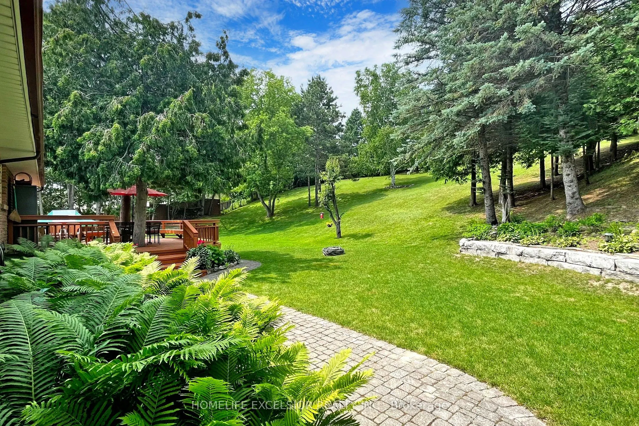 550 Mount Albert Road
