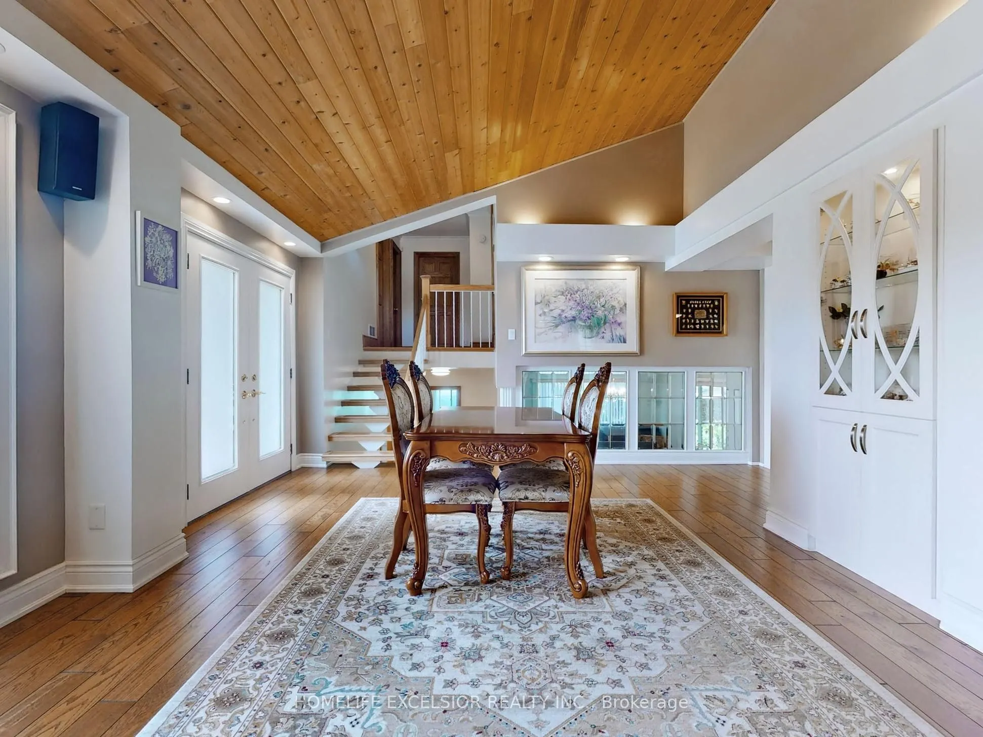 550 Mount Albert Road