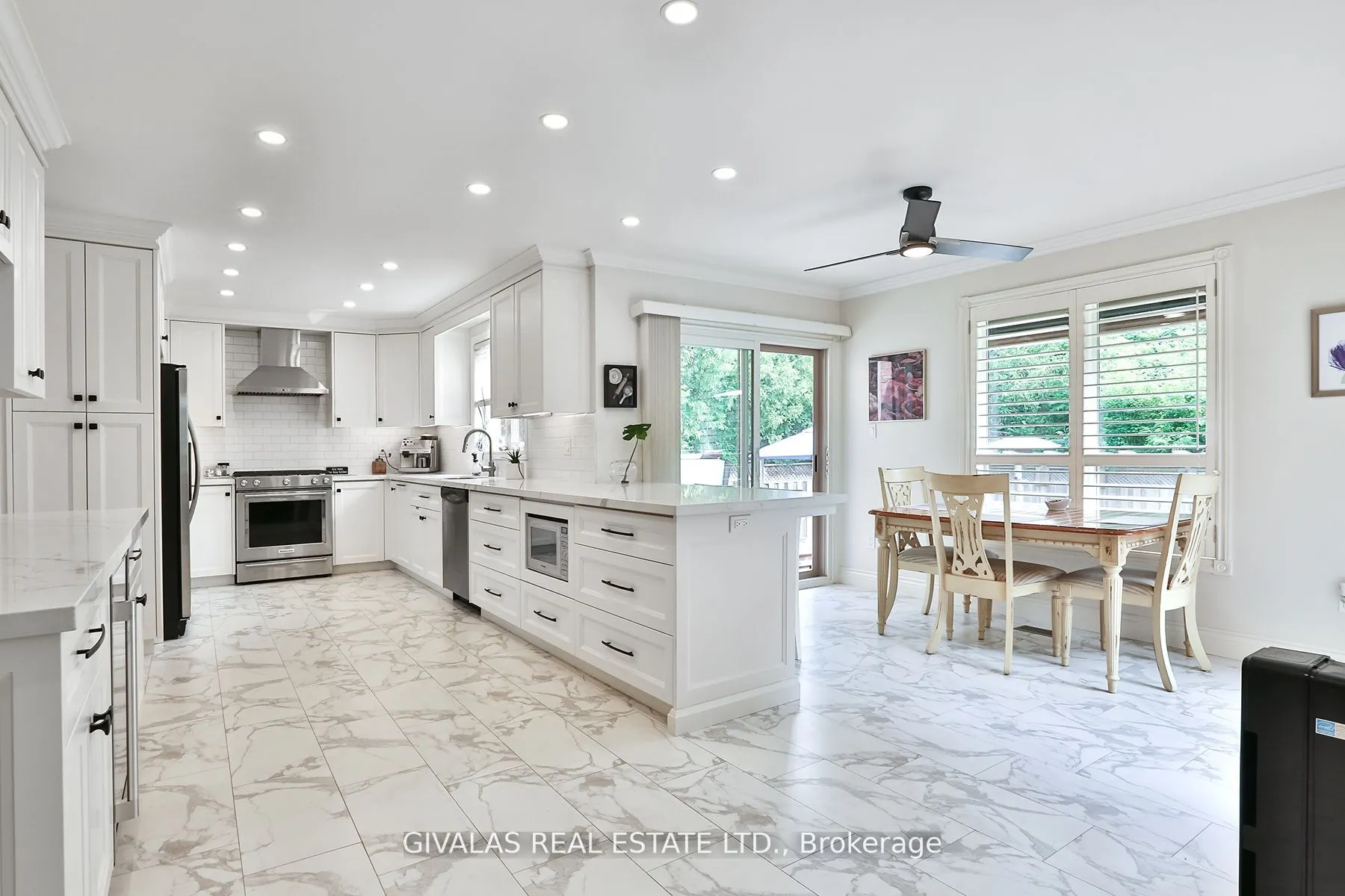 25 Sala Drive
