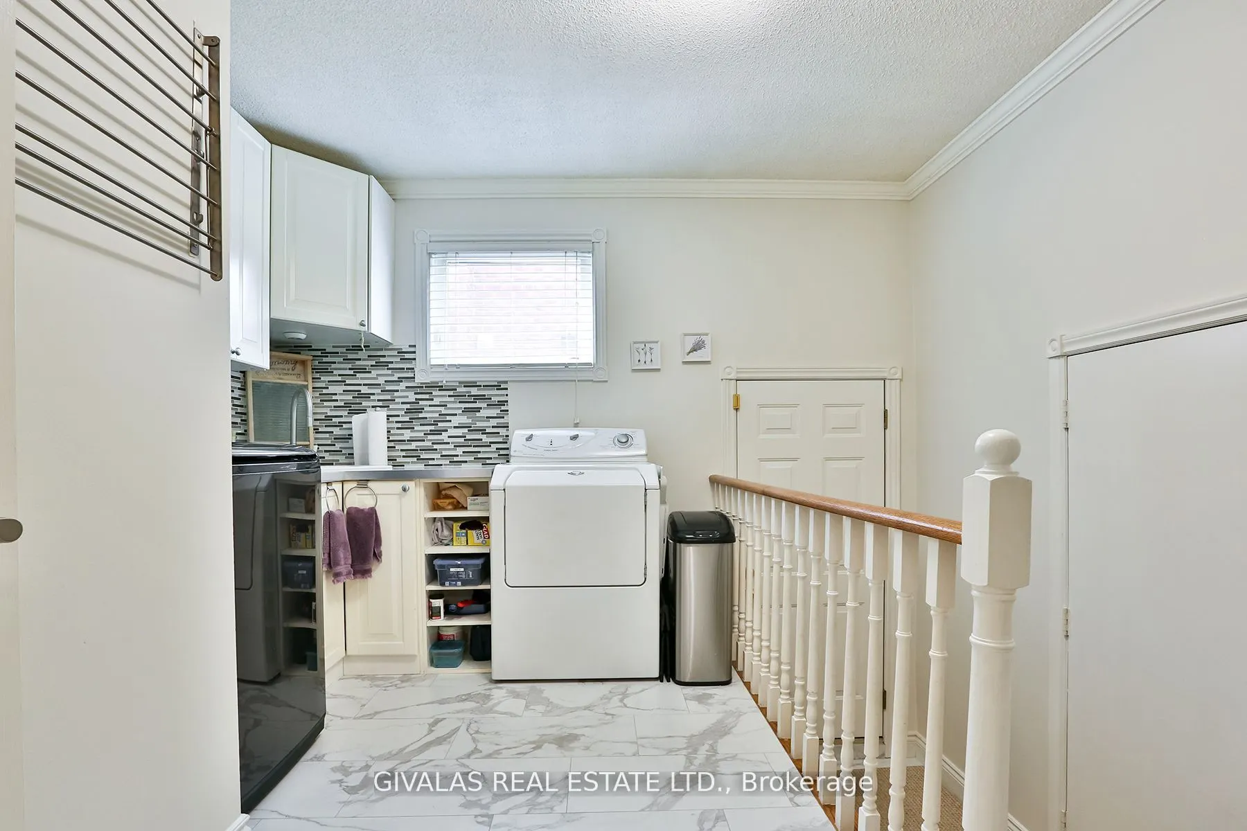 25 Sala Drive