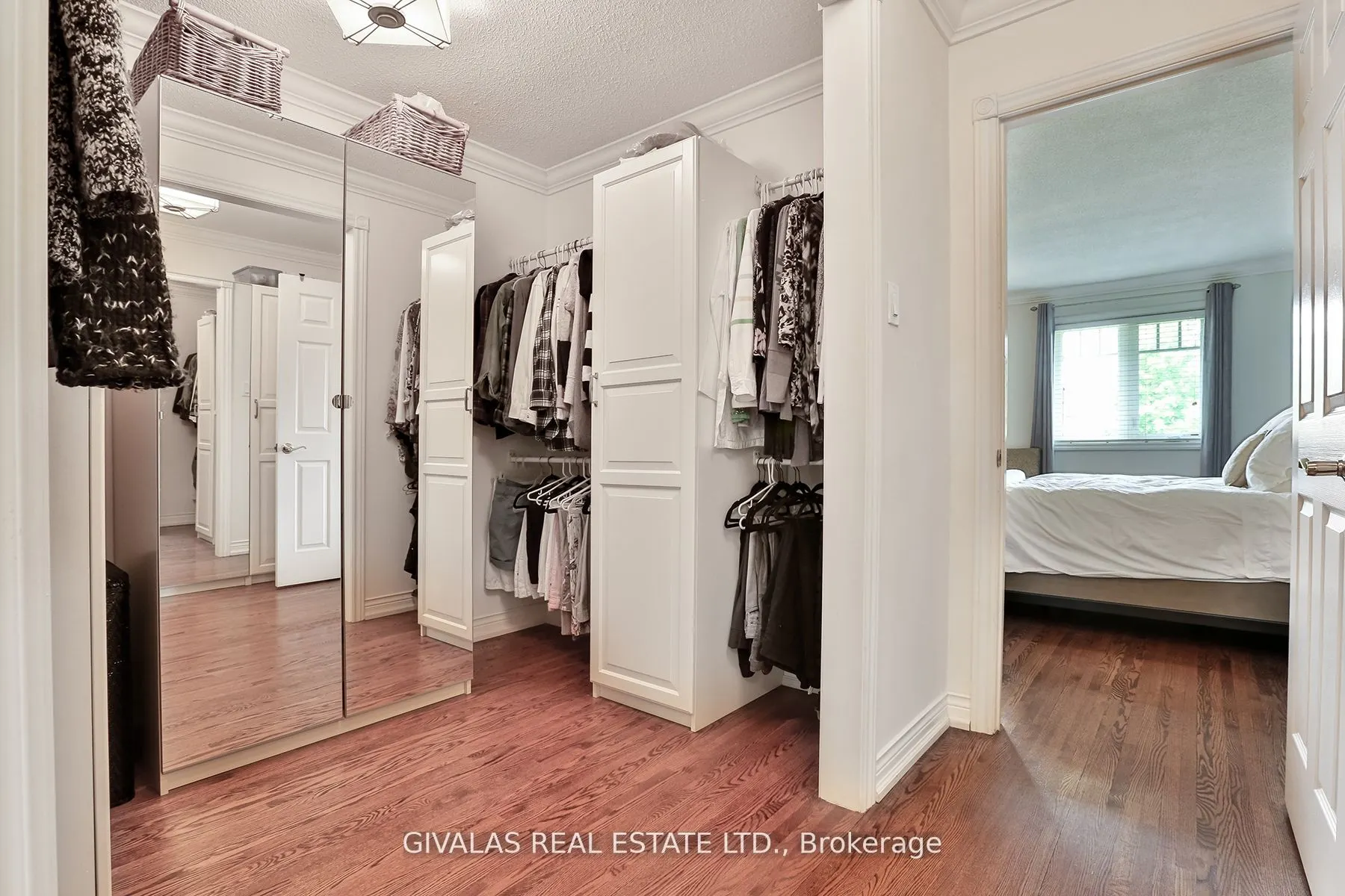 25 Sala Drive