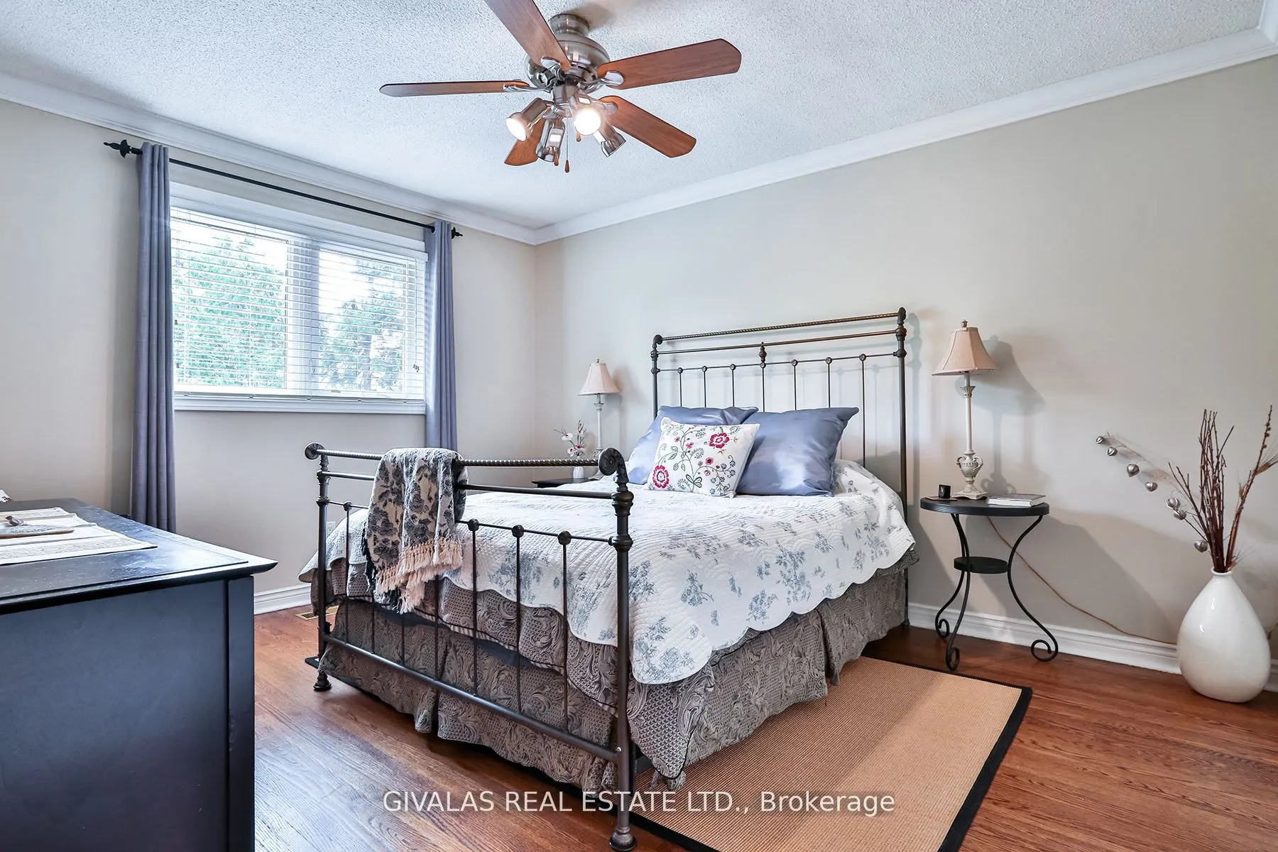 25 Sala Drive