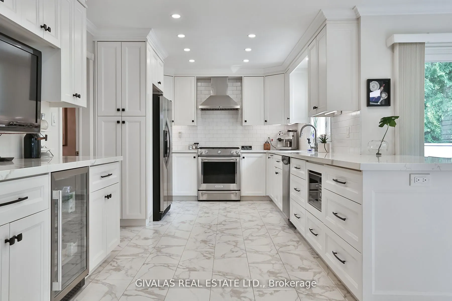 25 Sala Drive