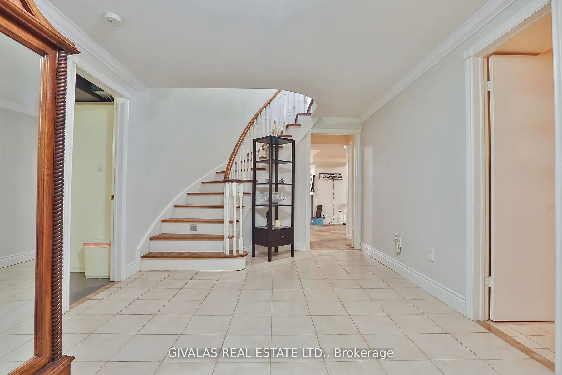 25 Sala Drive