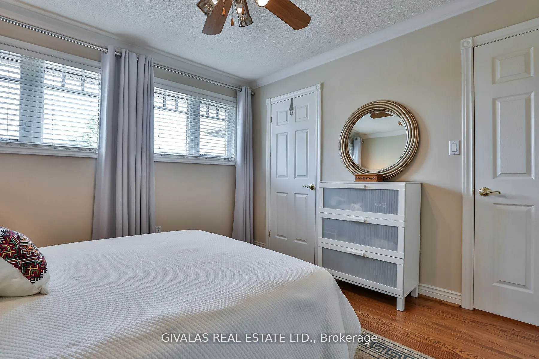 25 Sala Drive