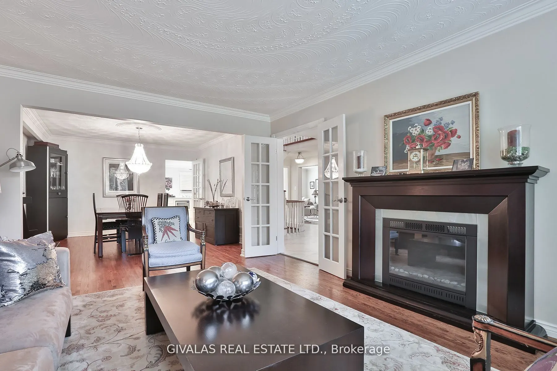 25 Sala Drive