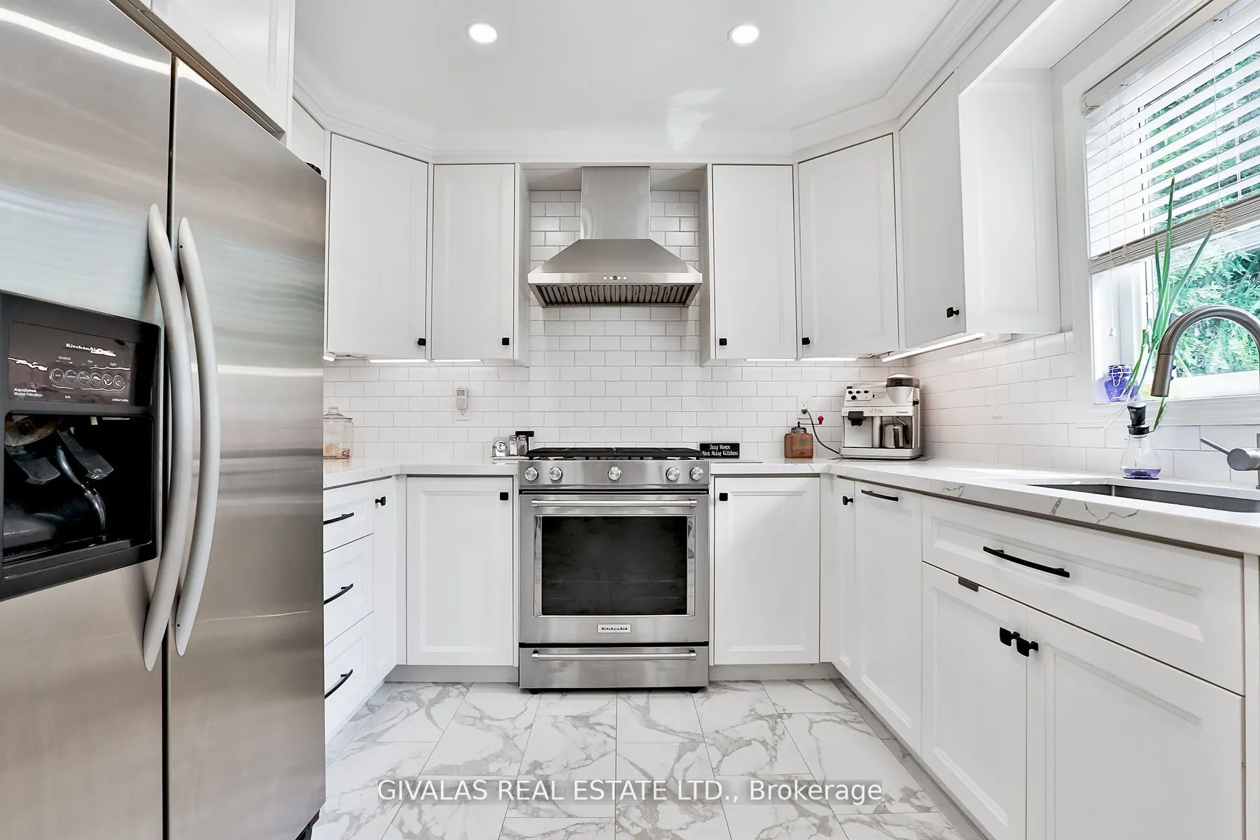 25 Sala Drive
