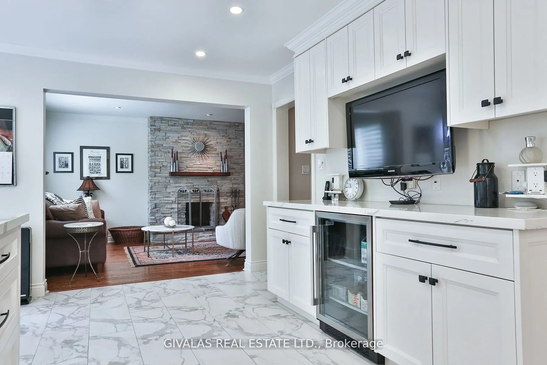 25 Sala Drive