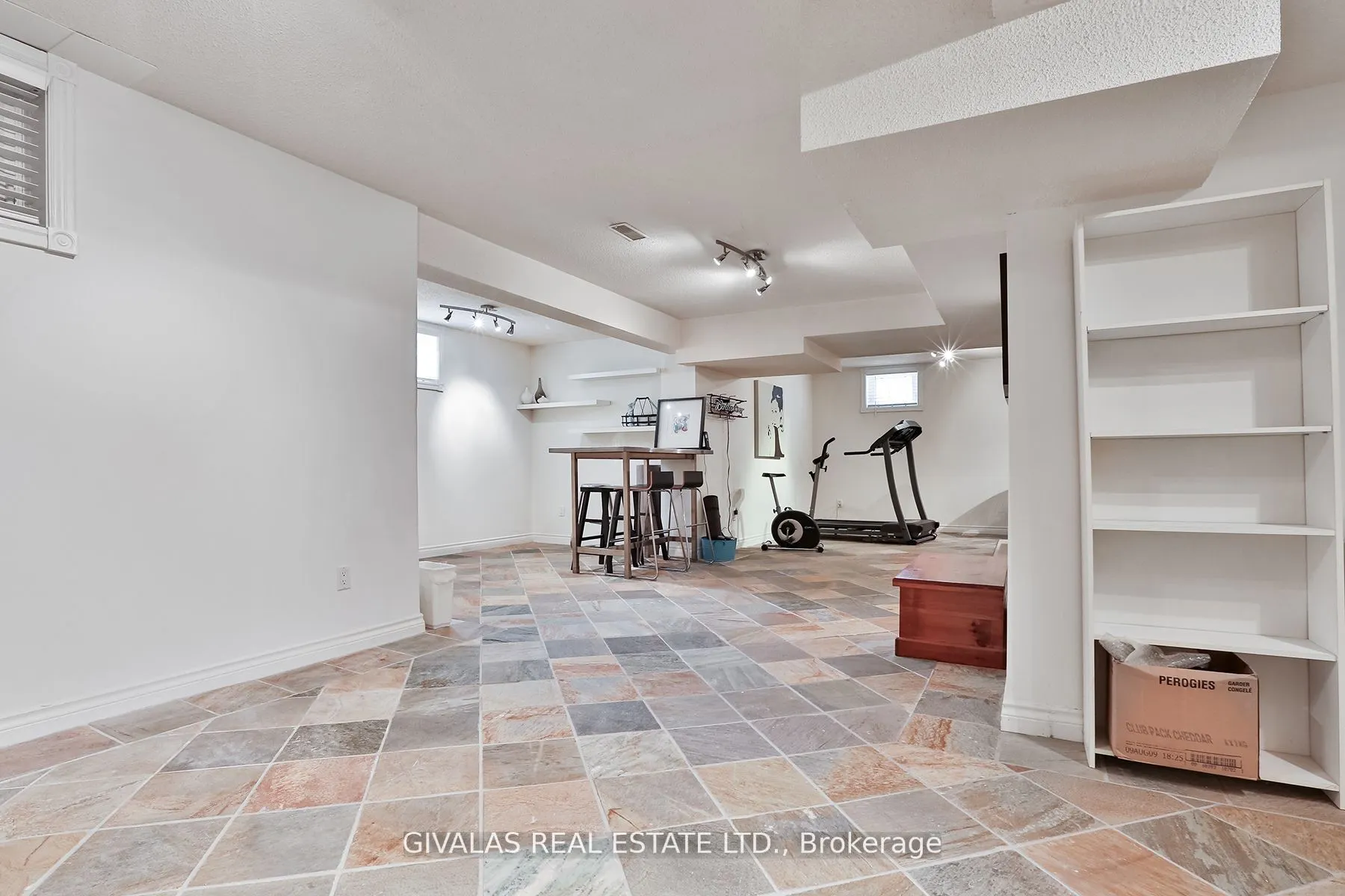 25 Sala Drive