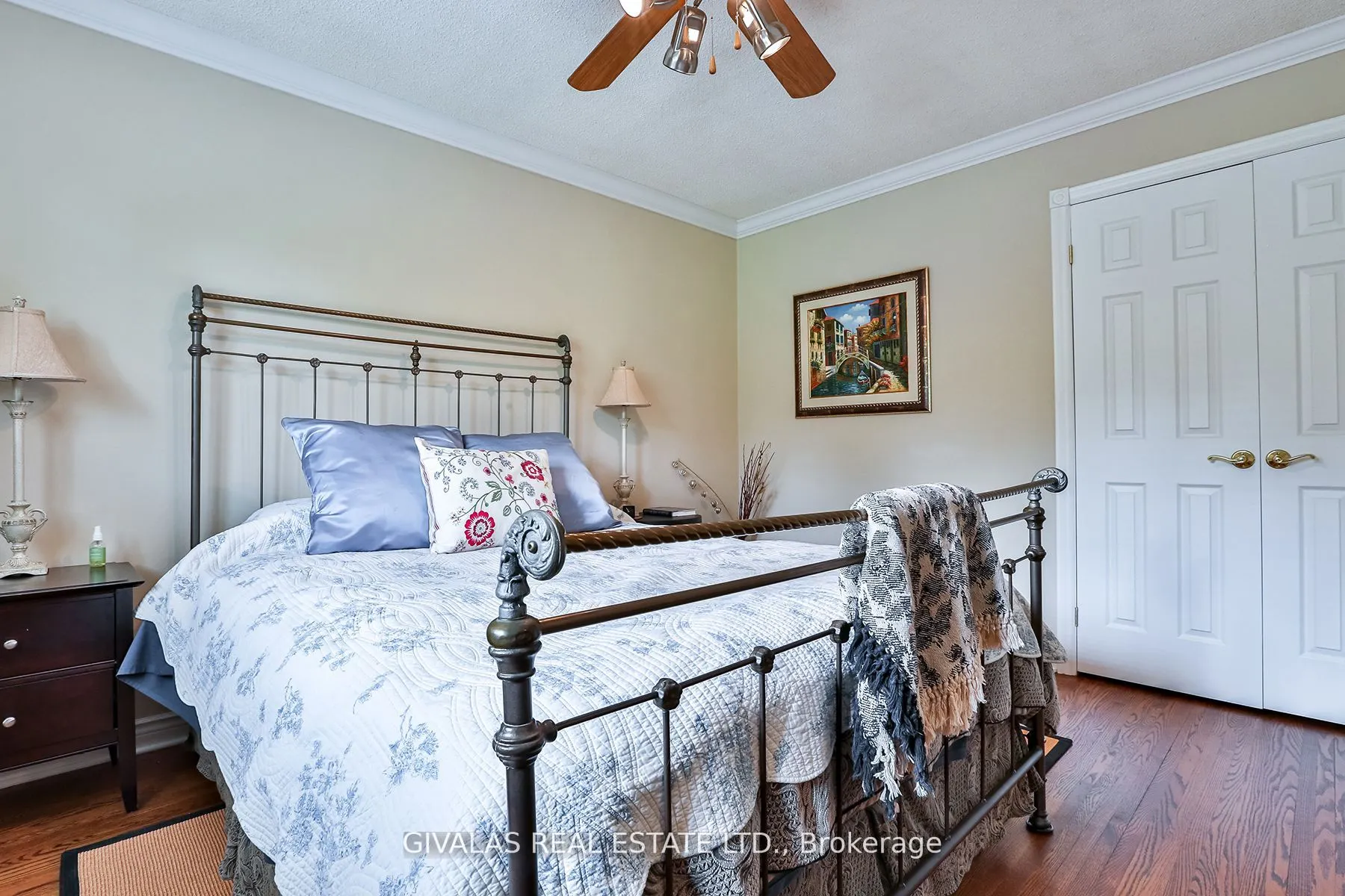 25 Sala Drive