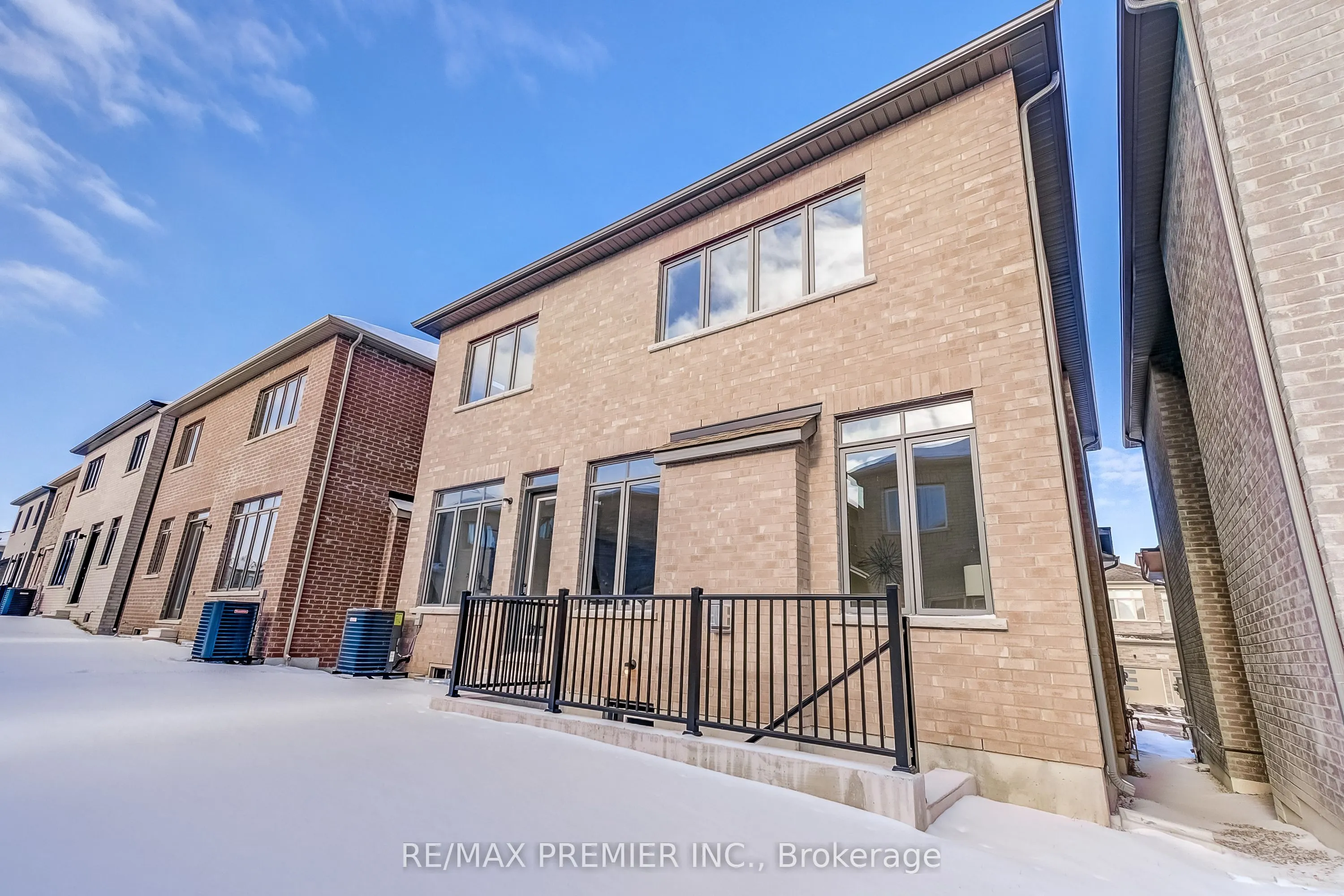 207 Fallharvest Way