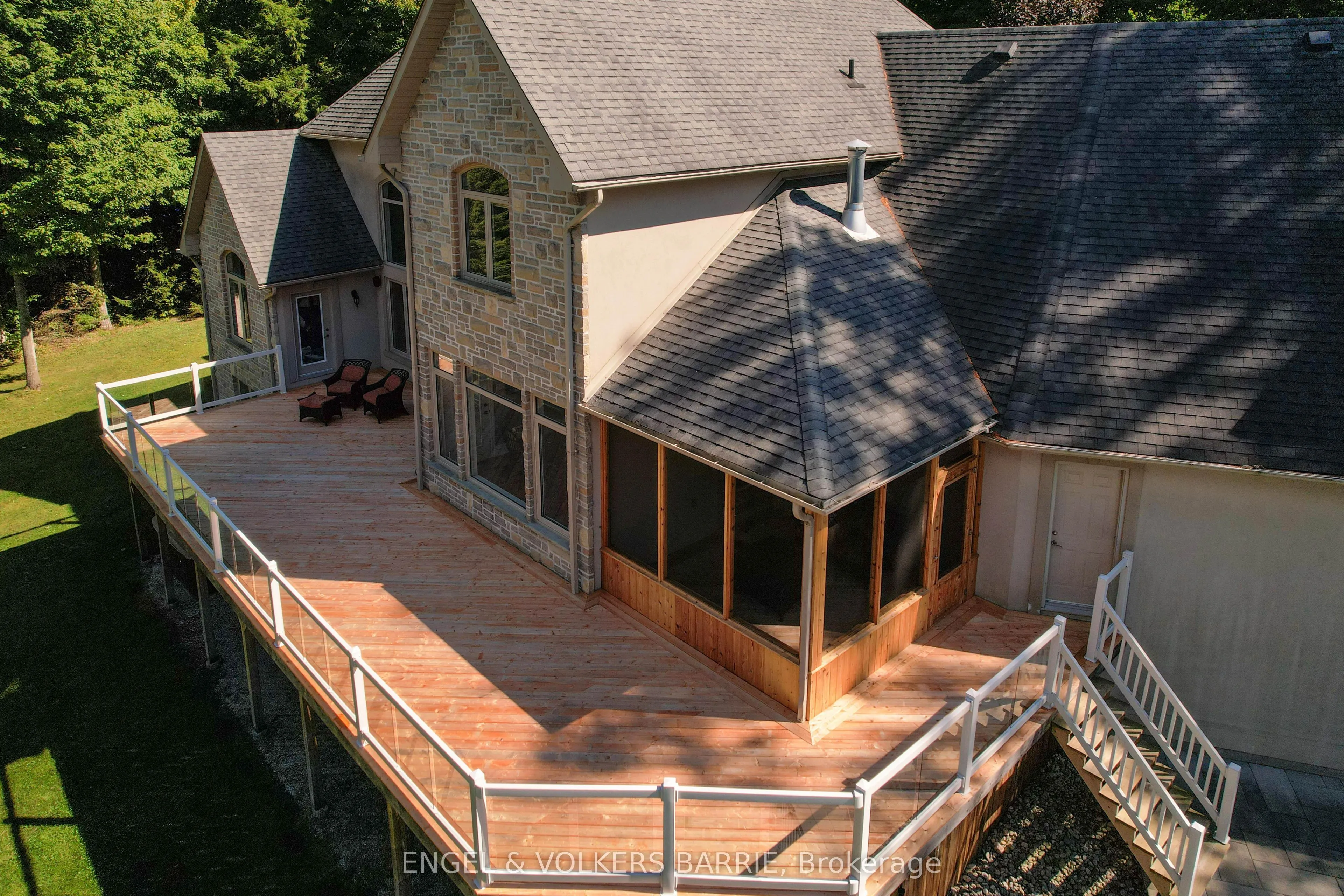 1220 Shoreview Drive