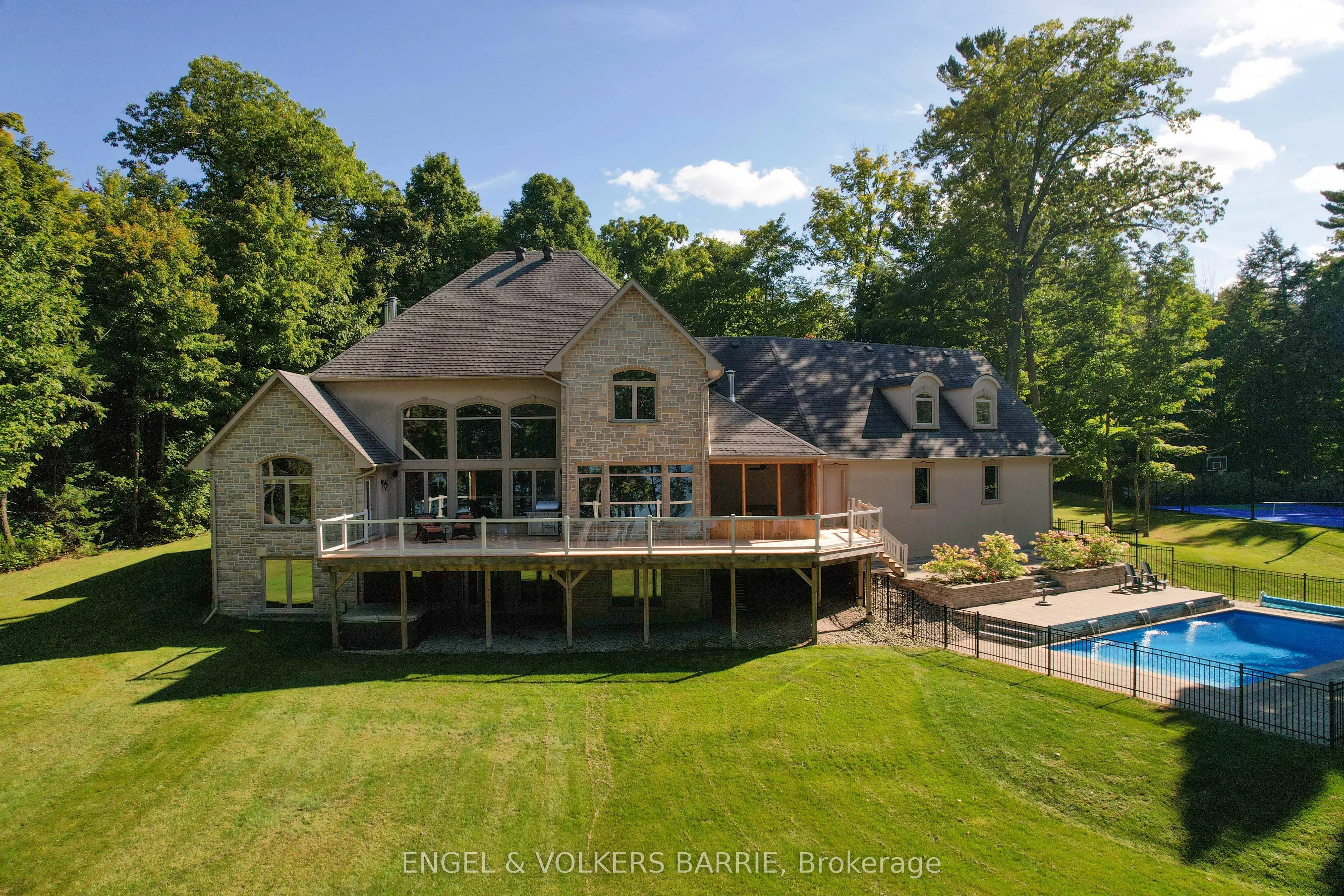 1220 Shoreview Drive