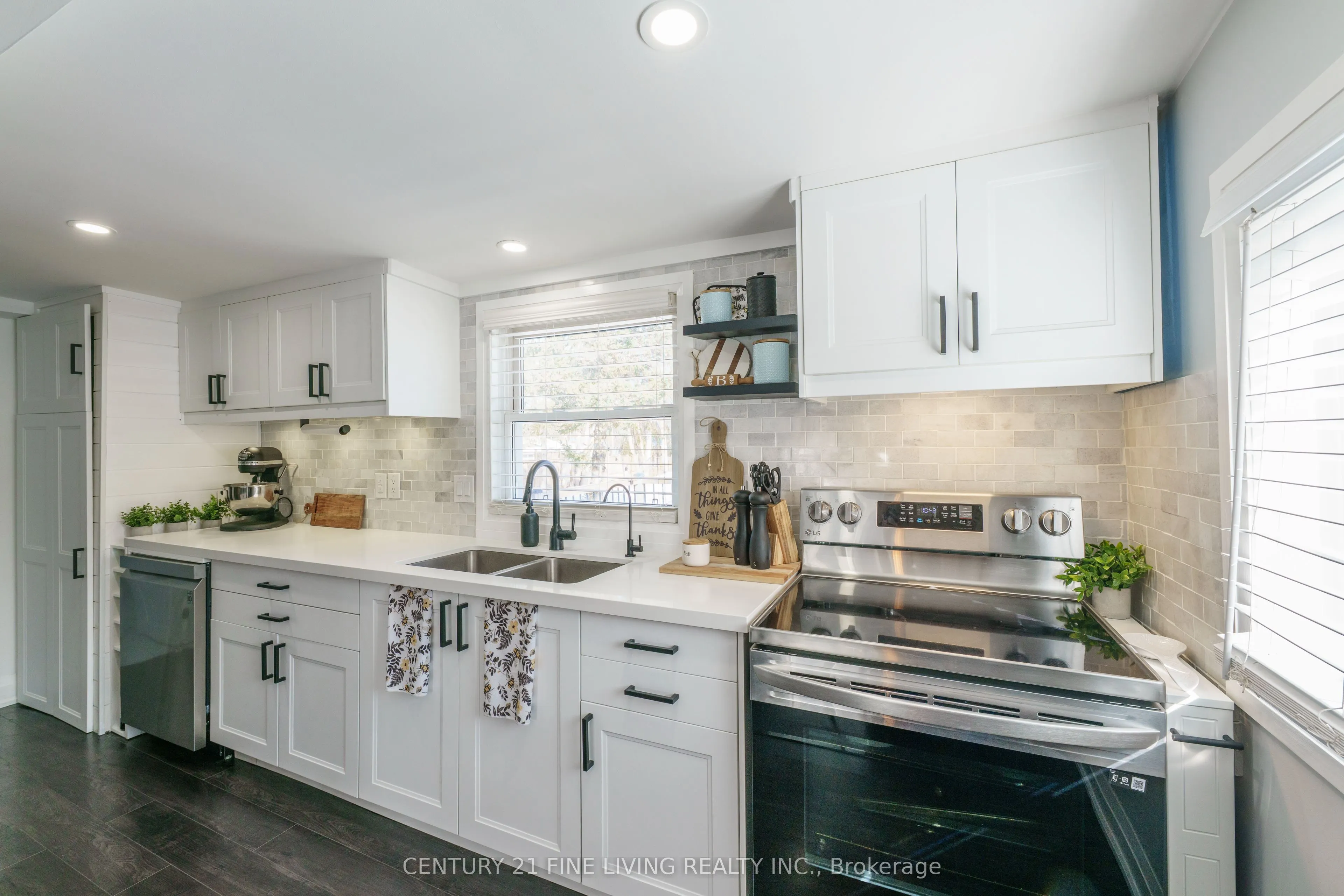6286 Black River Road