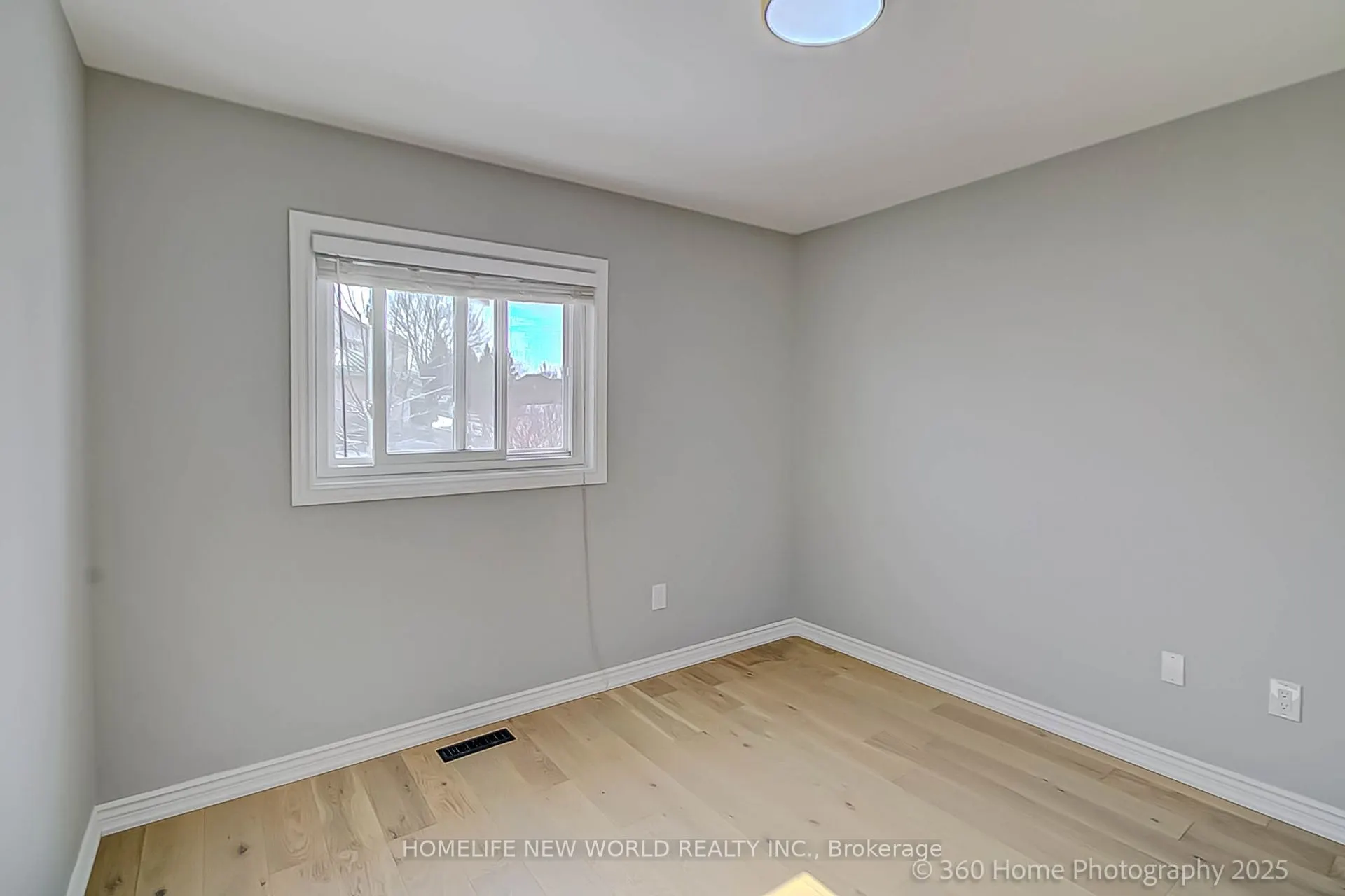350 Pickering Crescent