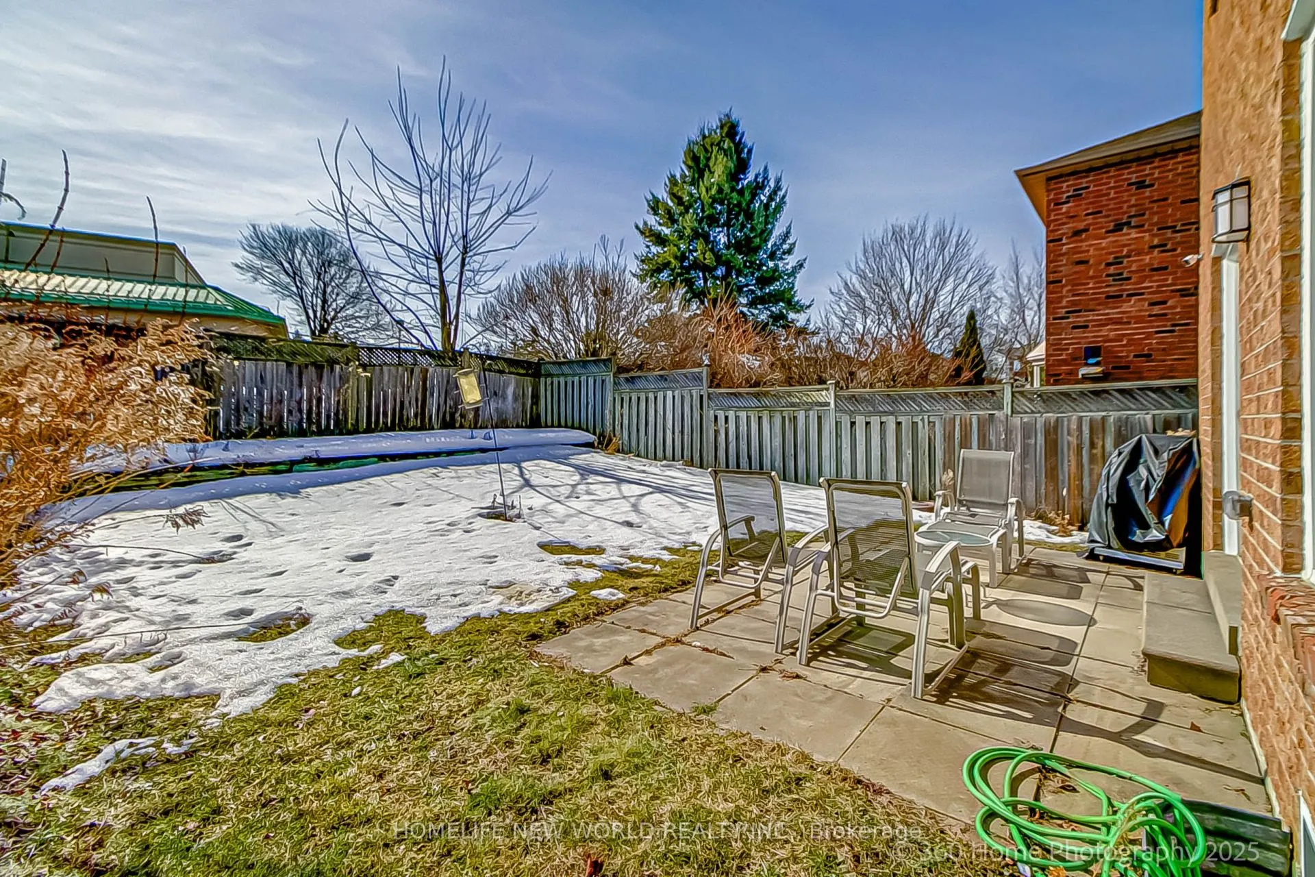 350 Pickering Crescent