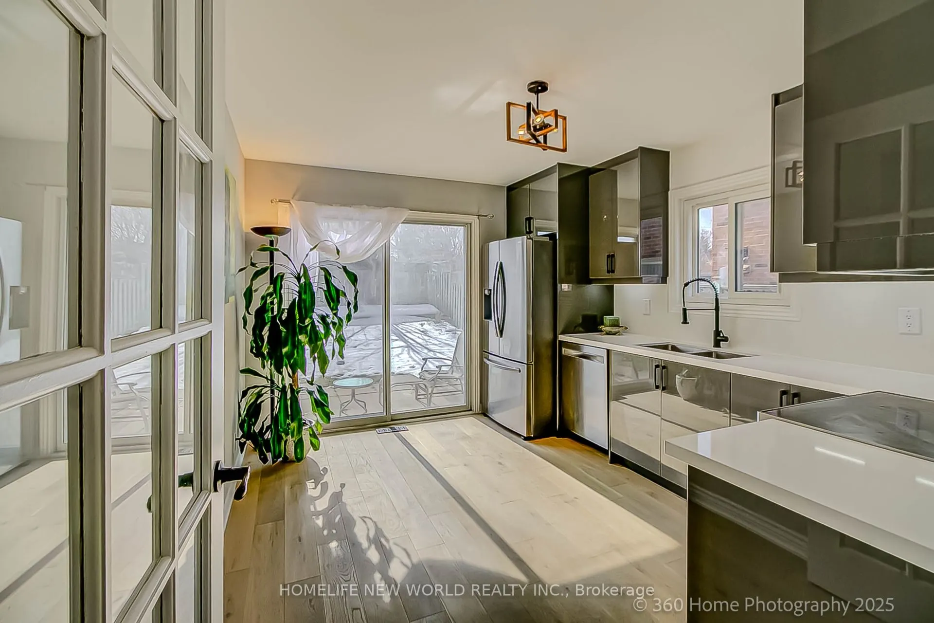 350 Pickering Crescent