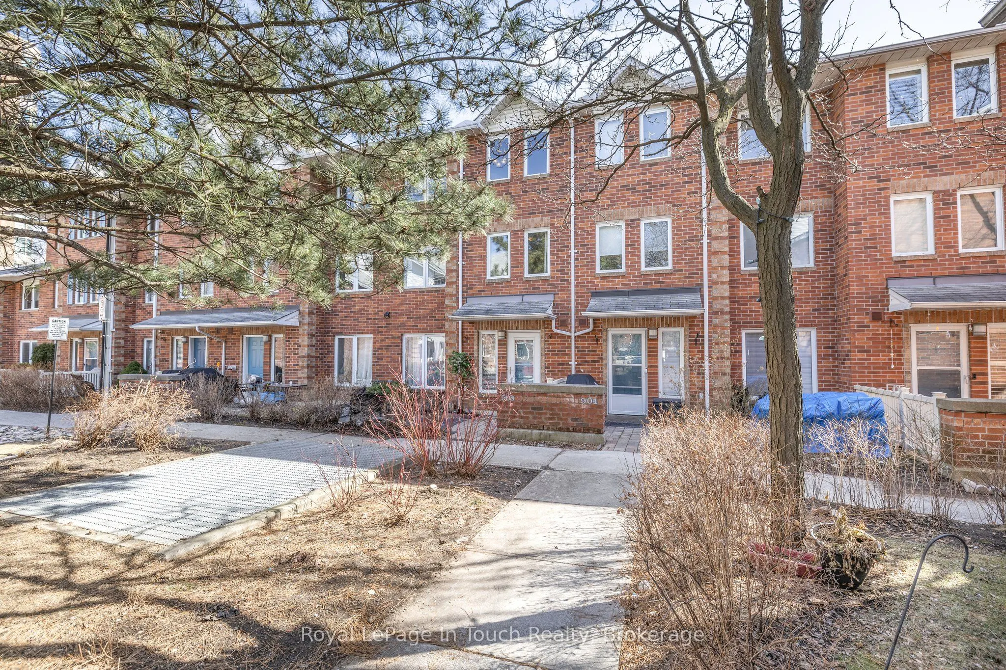 900 Steeles Avenue W, #905