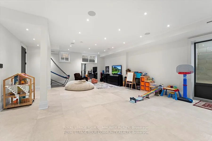 108 Hollingsworth Drive