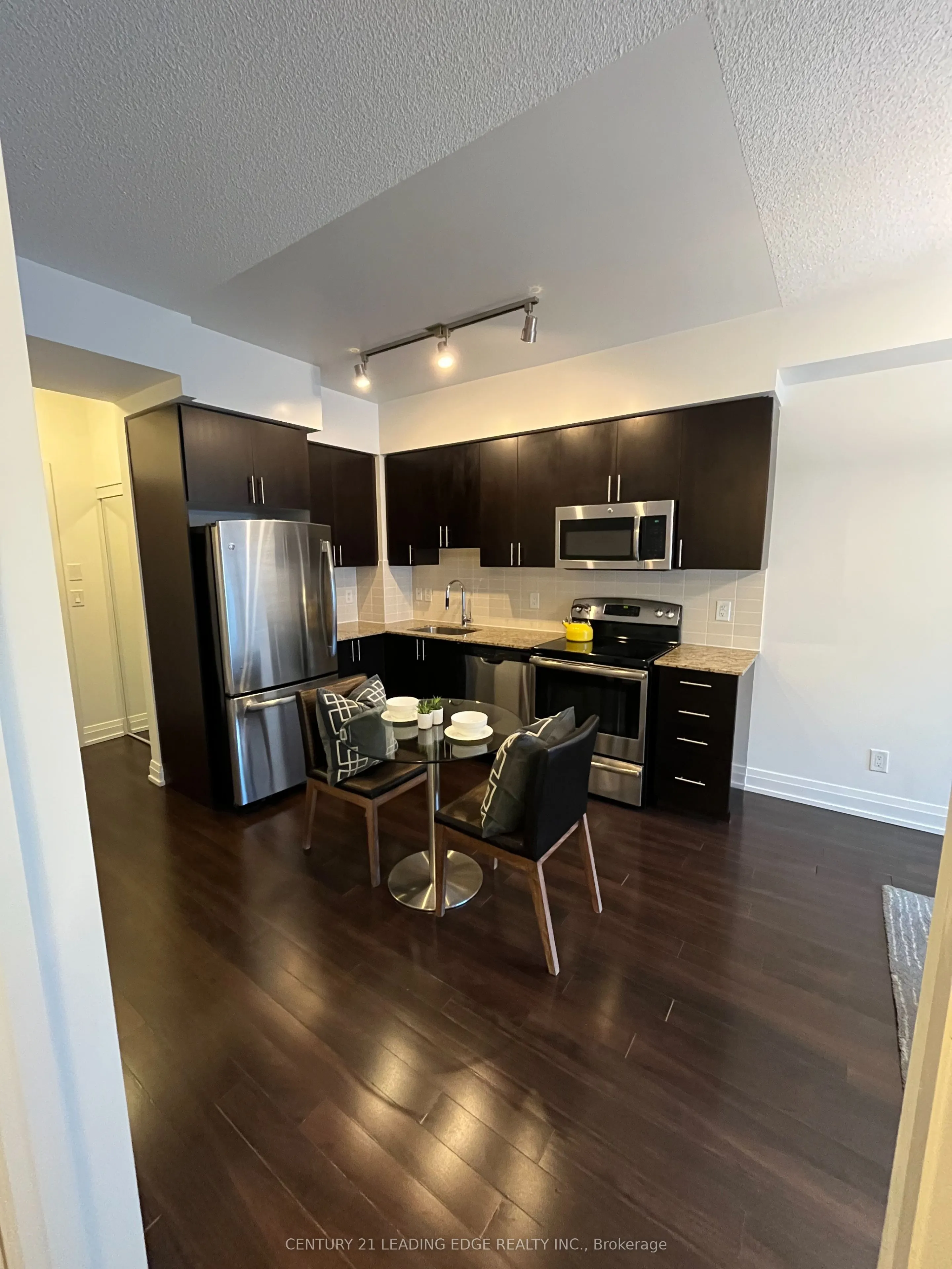 7165 Yonge Street, #732