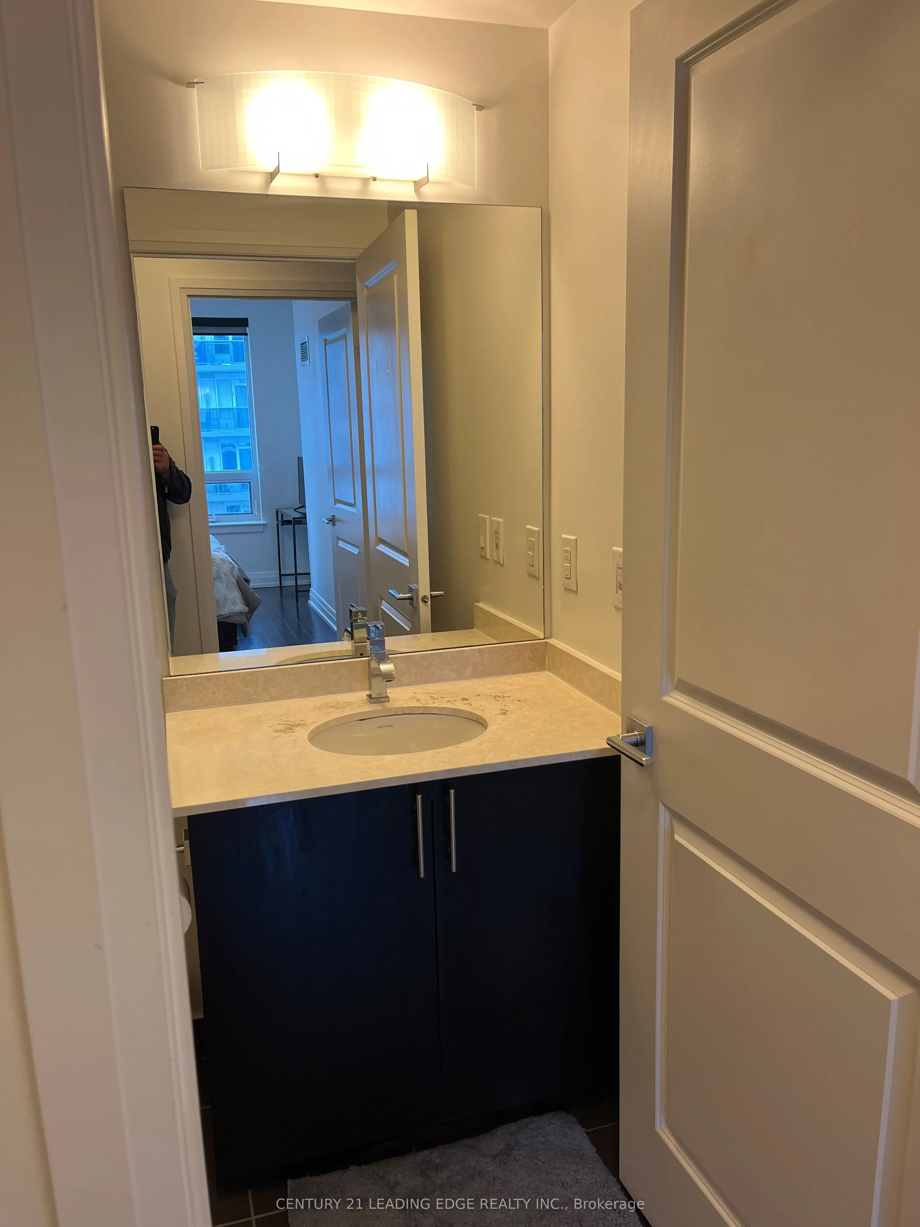 7165 Yonge Street, #732