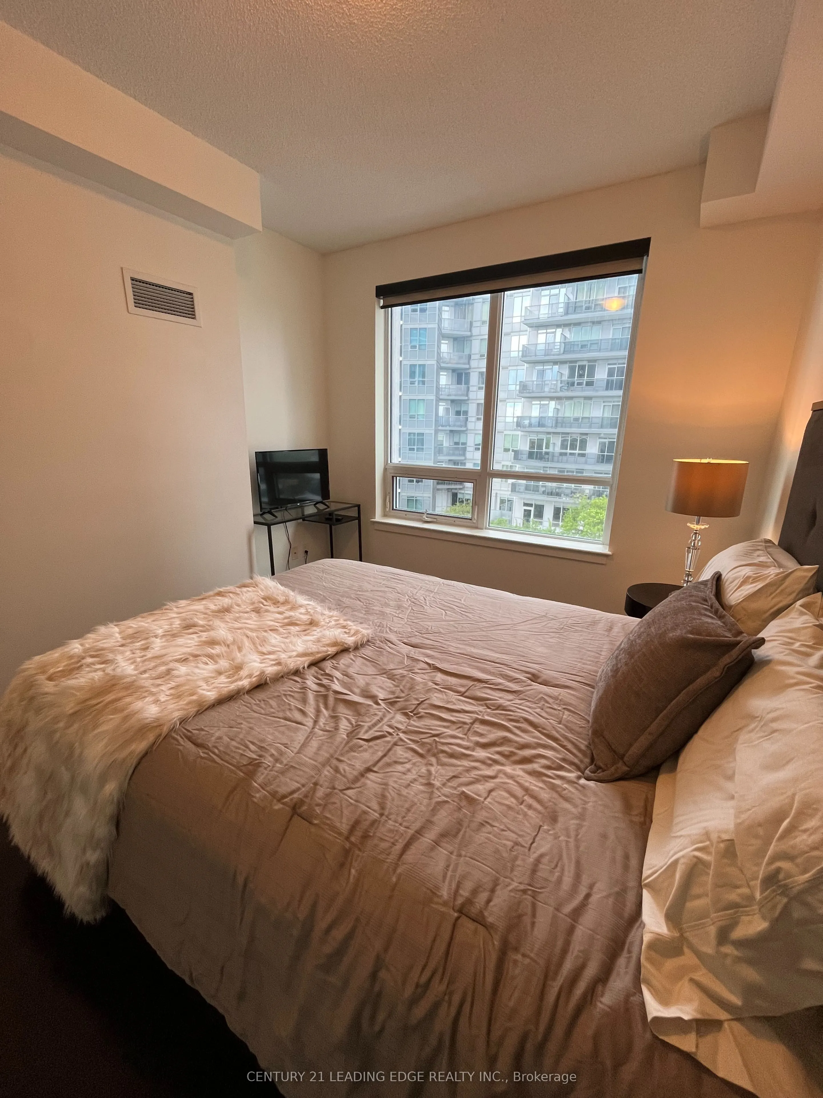 7165 Yonge Street, #732