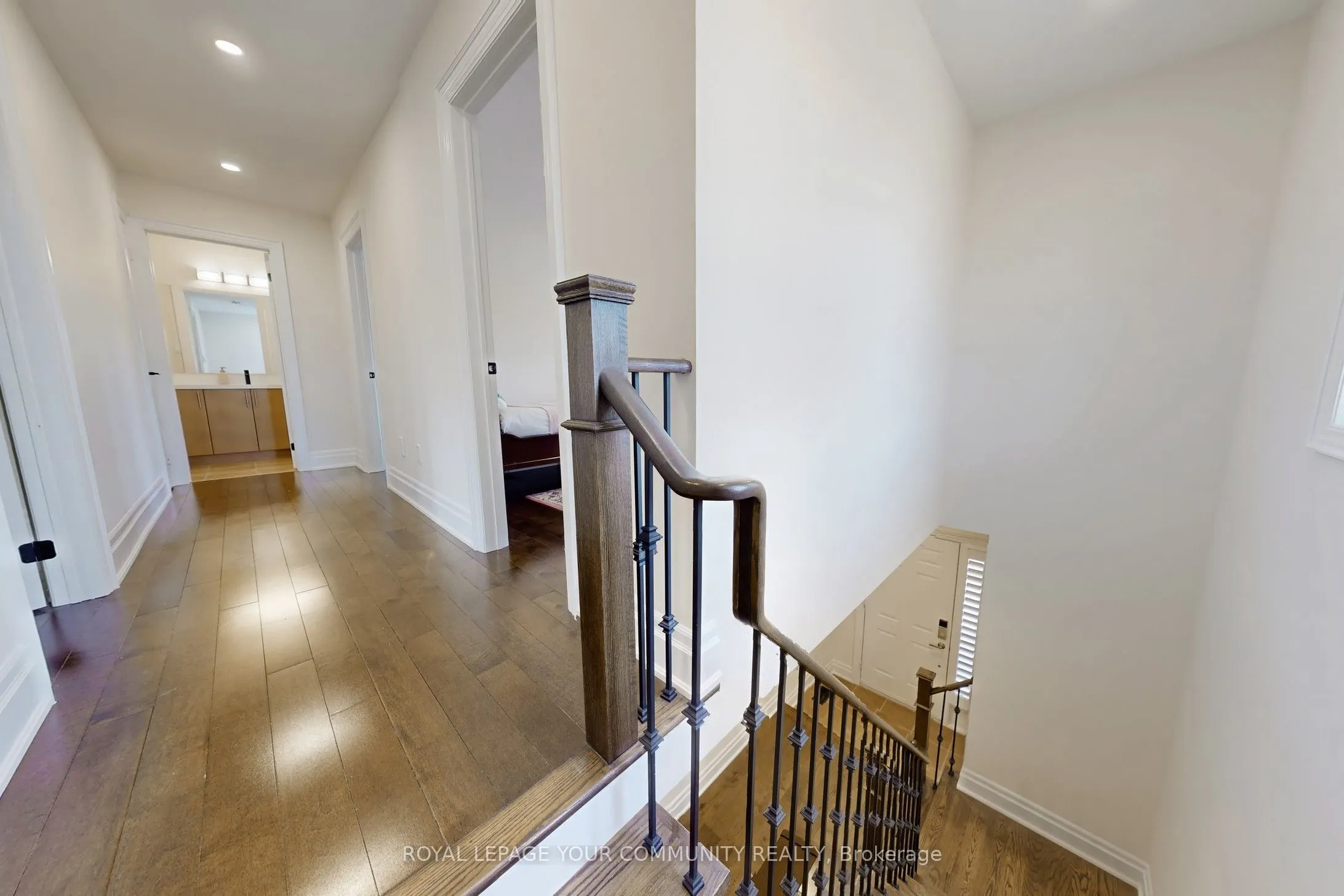 861 Oaktree Crescent