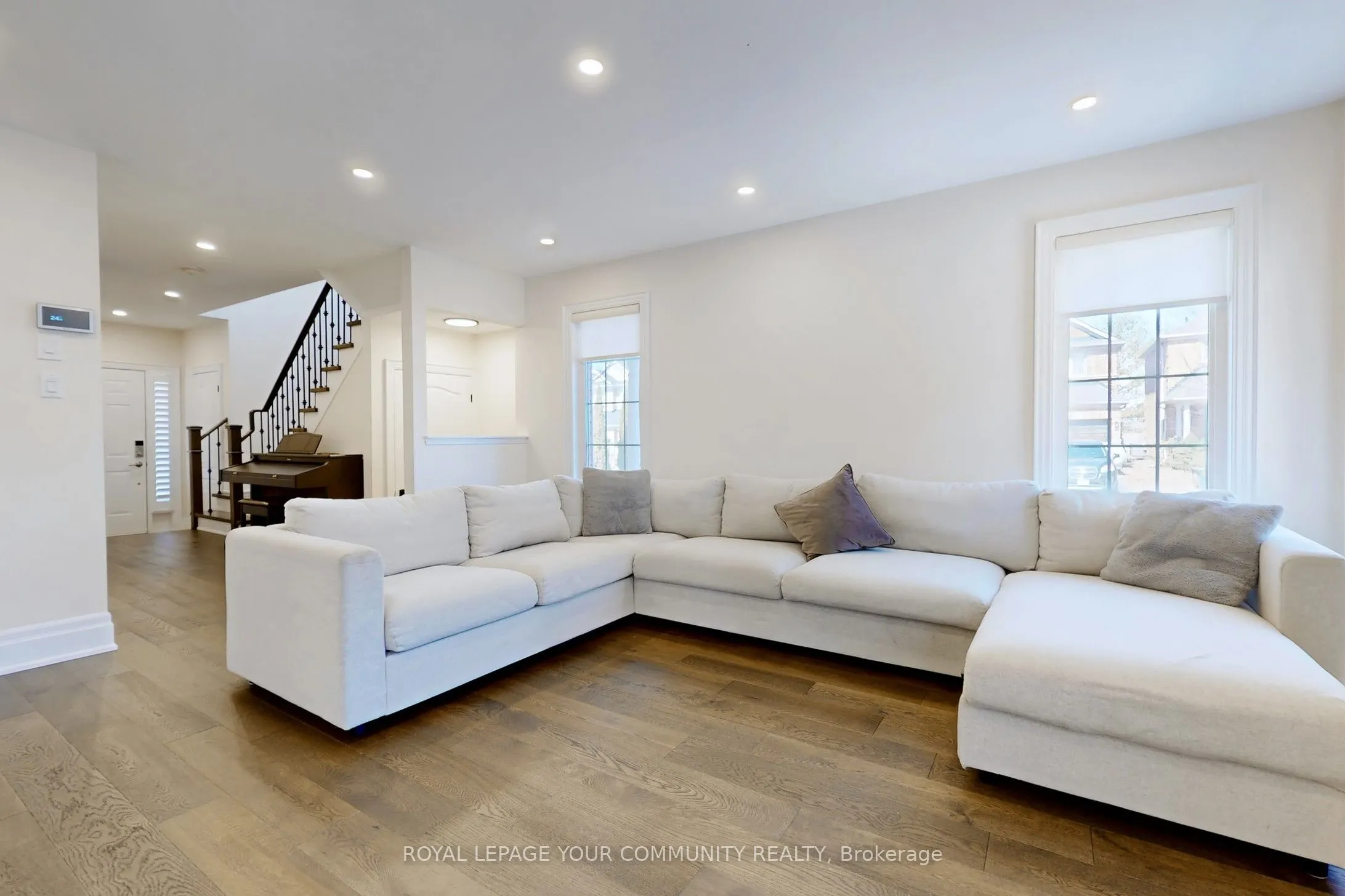 861 Oaktree Crescent