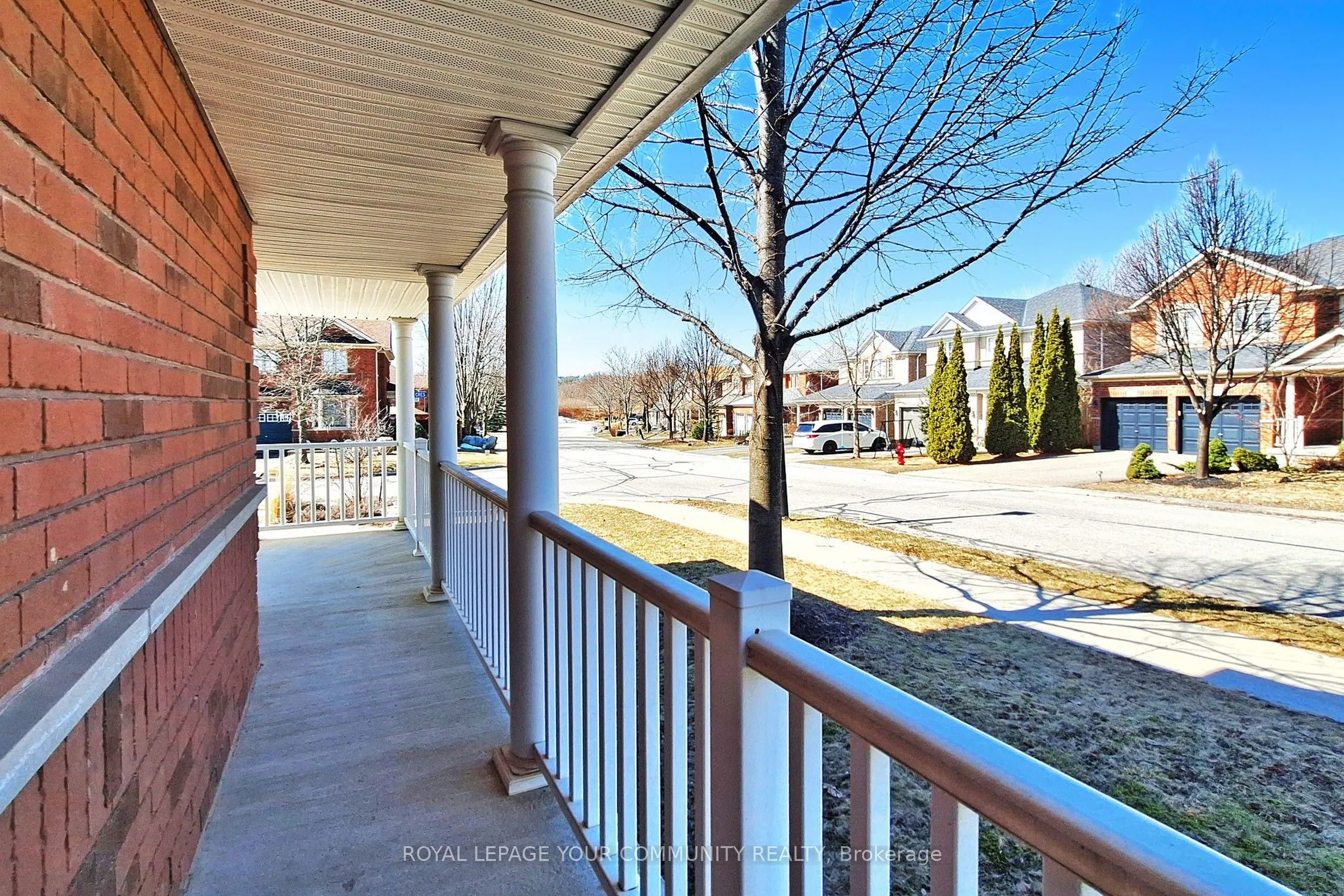 861 Oaktree Crescent