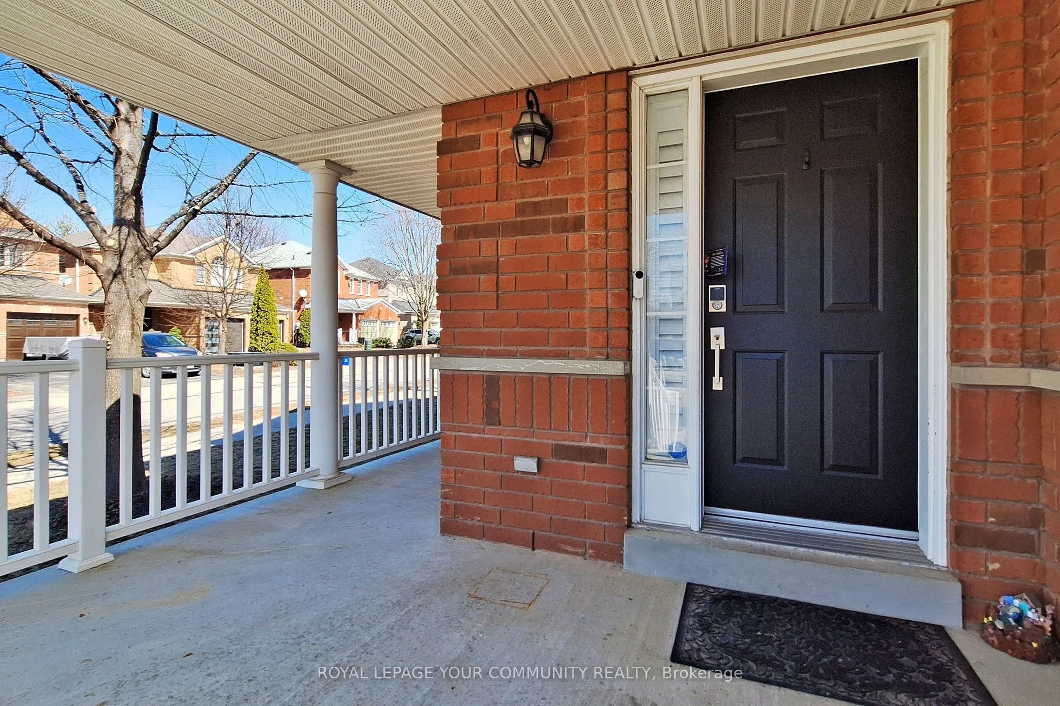 861 Oaktree Crescent