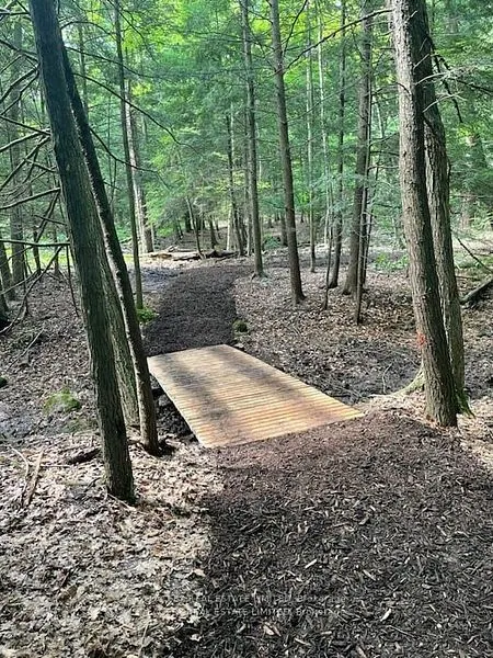 4090 17th Side Road