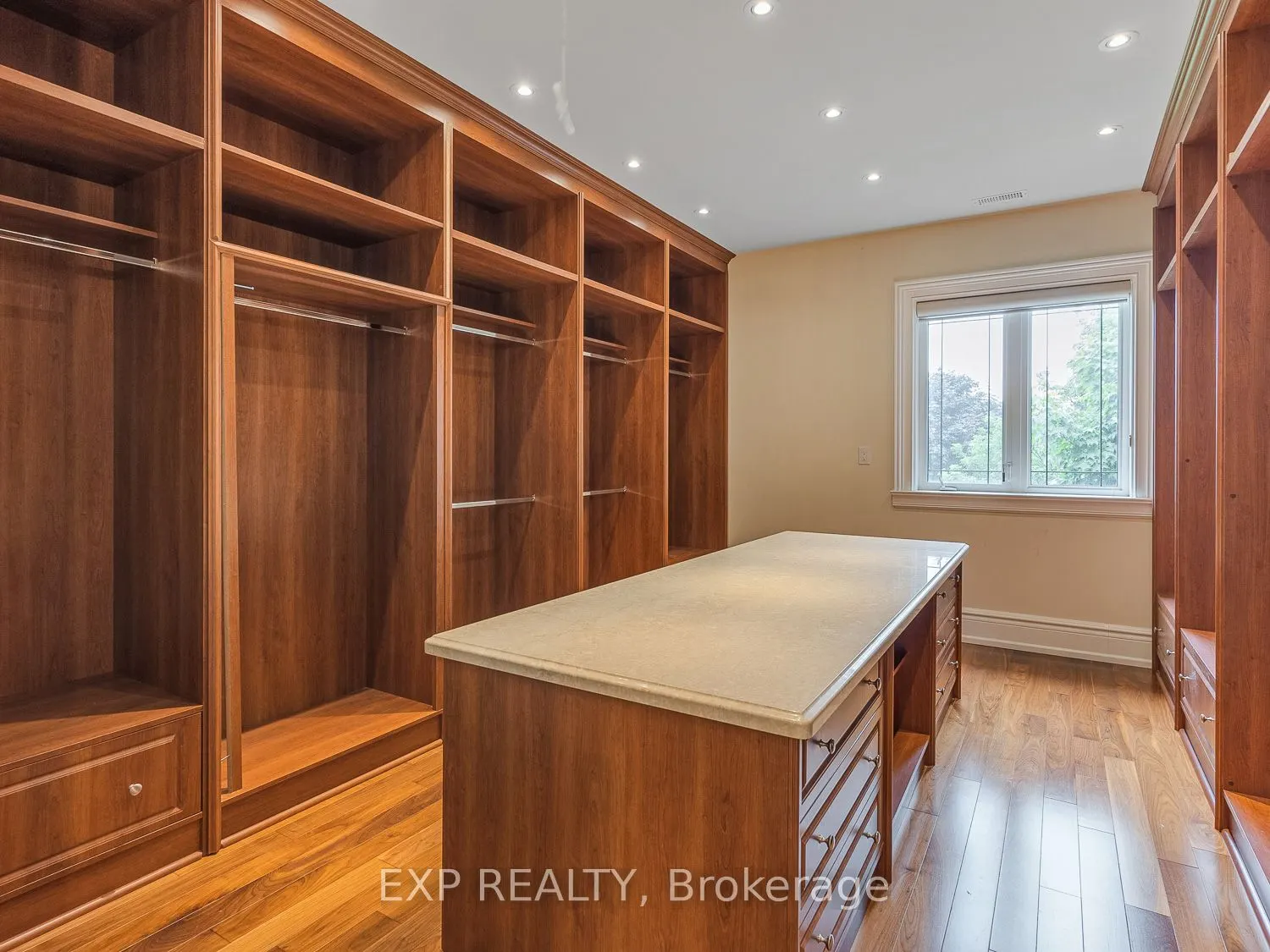33 Maple Grove Avenue