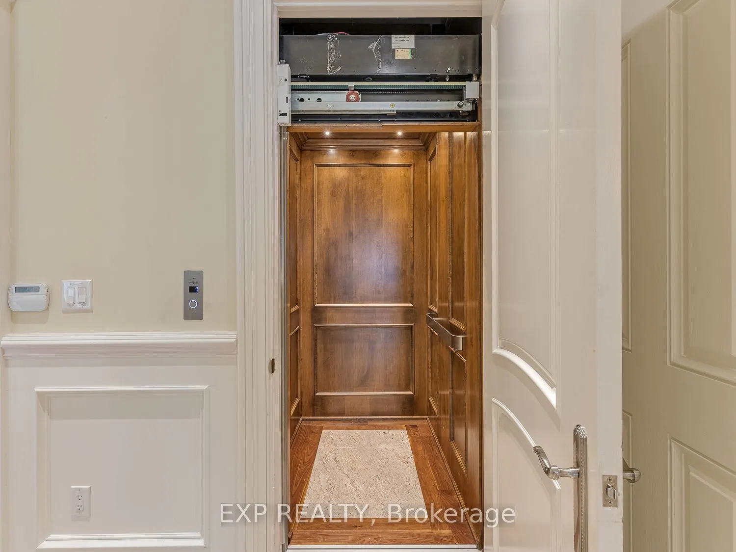 33 Maple Grove Avenue